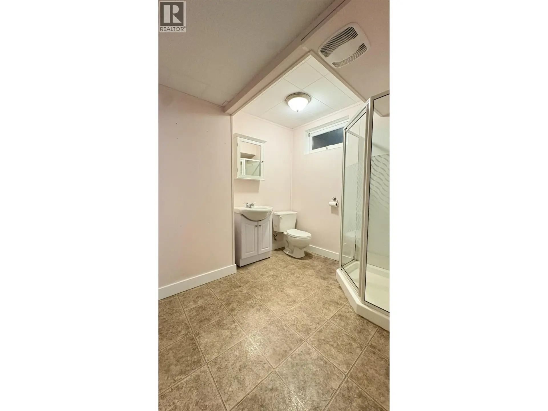 322 PIONEER AVENUE - Image 14