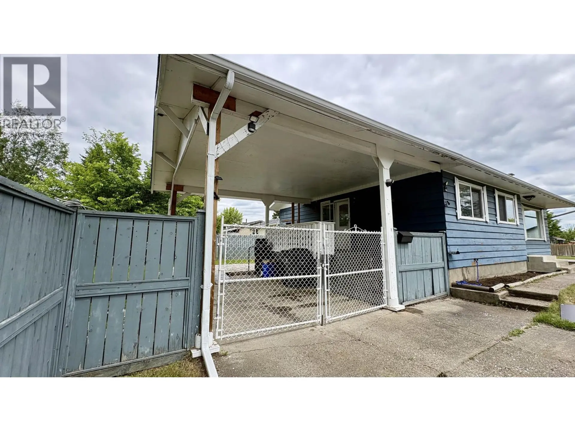 322 PIONEER AVENUE - Image 17