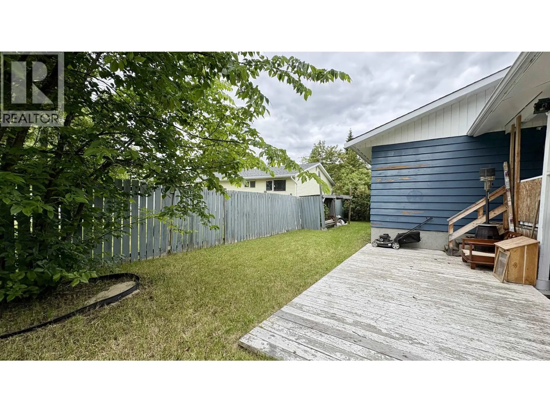 322 PIONEER AVENUE - Image 18
