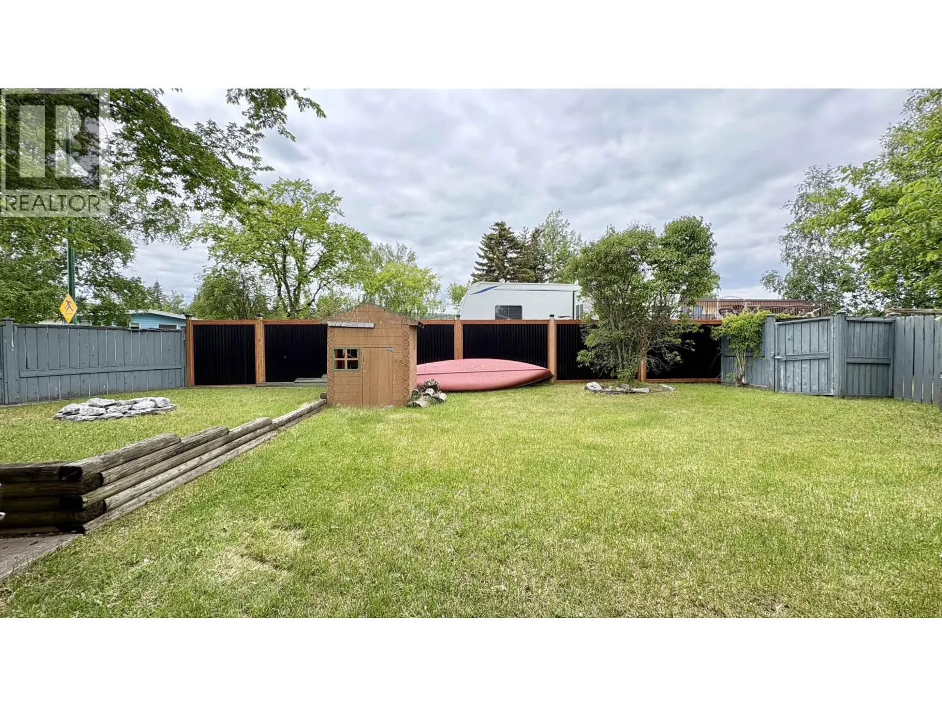 322 PIONEER AVENUE - Image 19