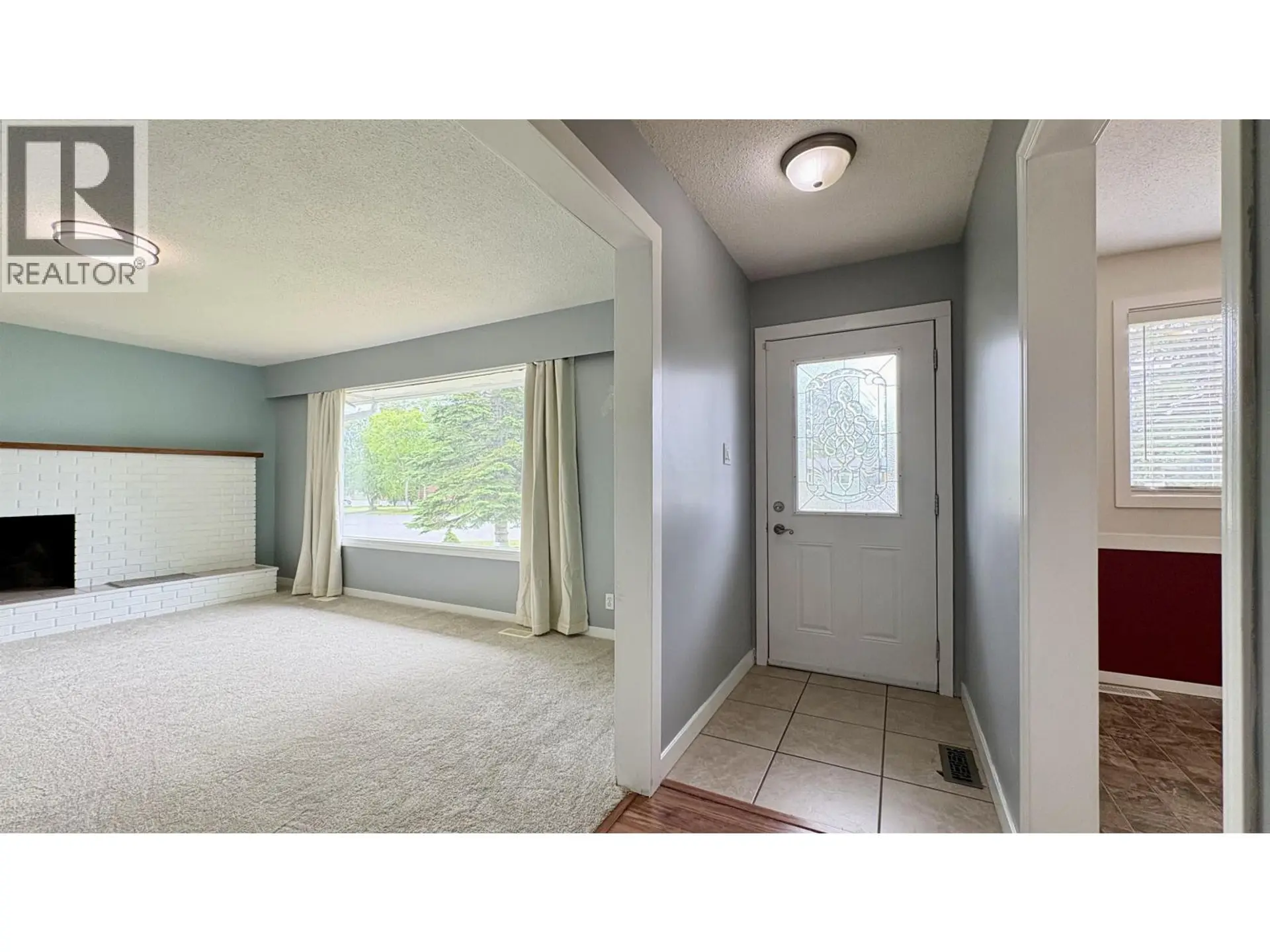 322 PIONEER AVENUE - Image 3