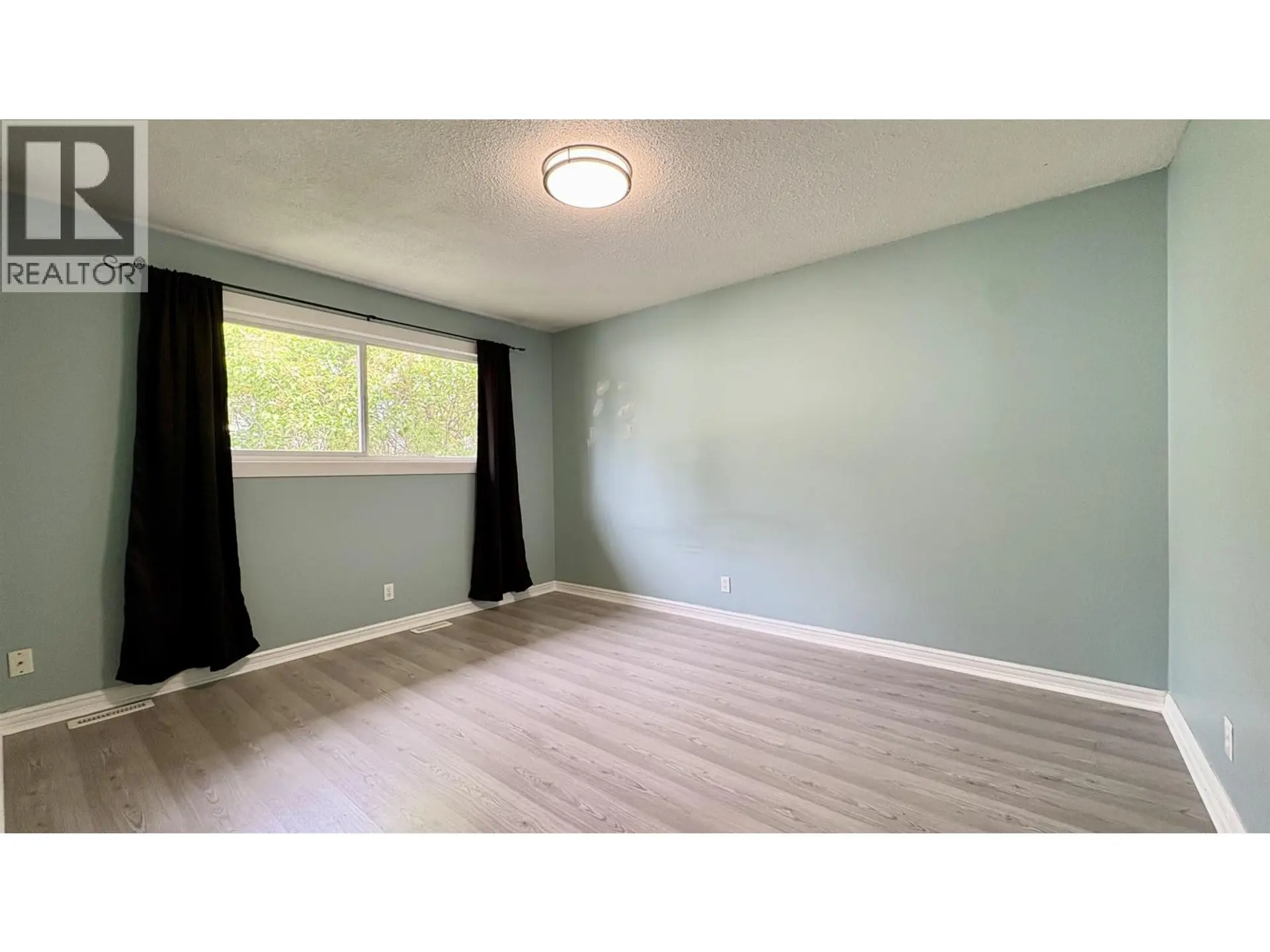 322 PIONEER AVENUE - Image 7