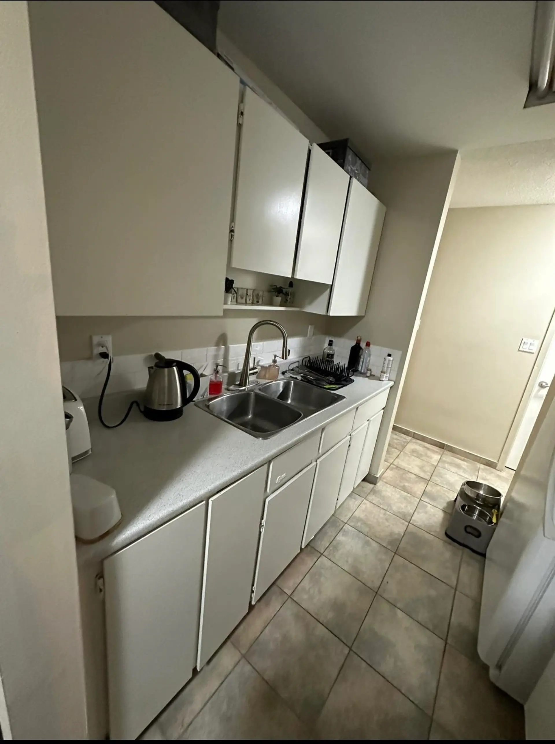 #310 1850 E Southmere Crescent - Image 6