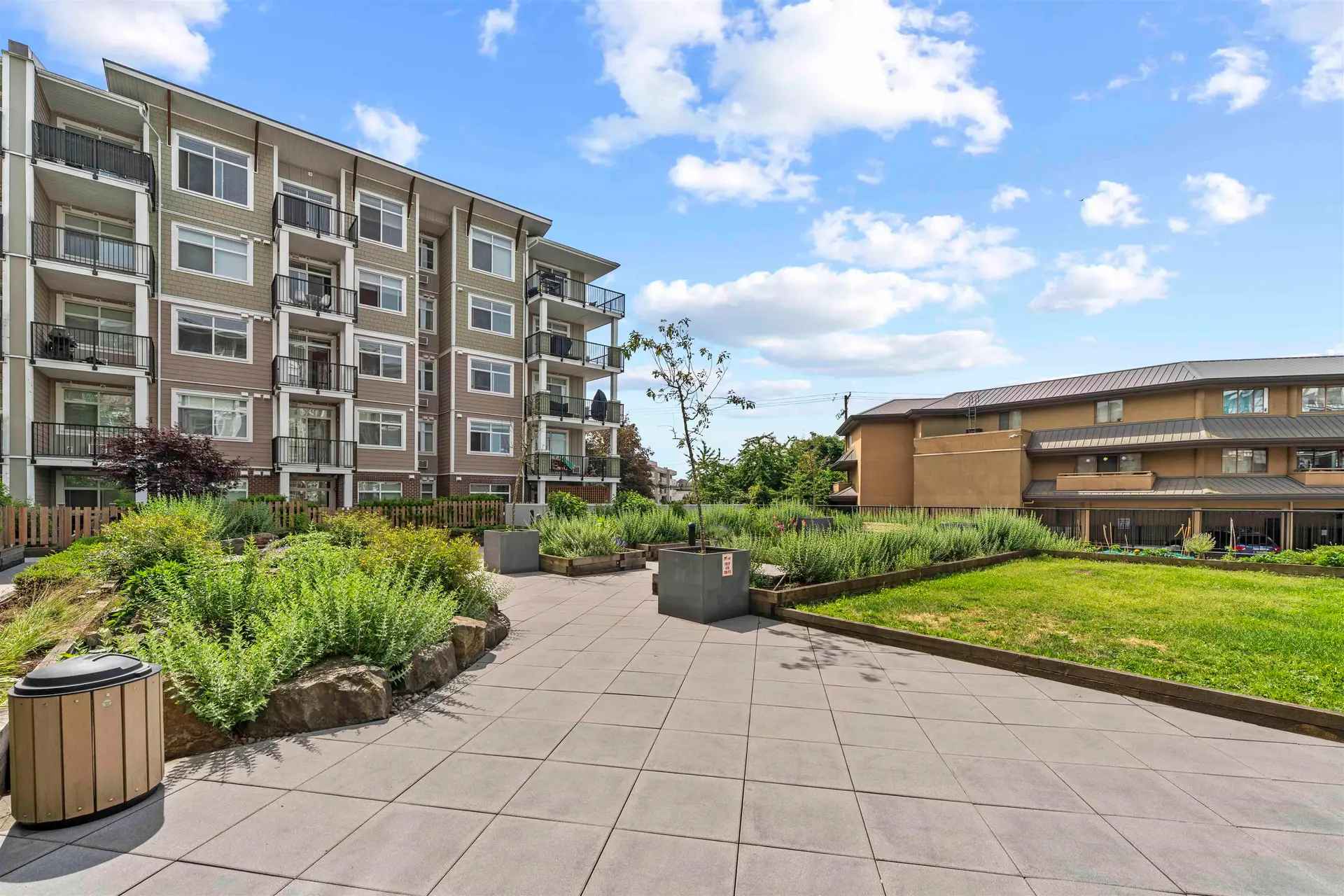 #305 20686 Eastleigh Crescent - Image 2