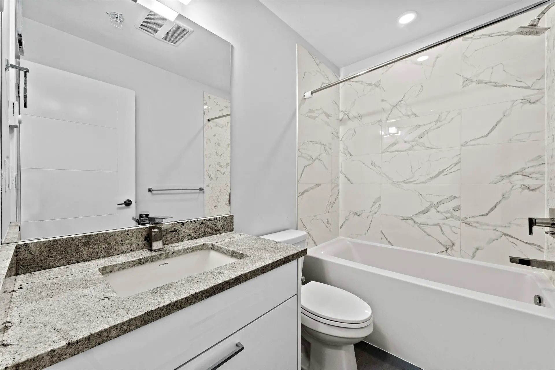#305 20686 Eastleigh Crescent - Image 13
