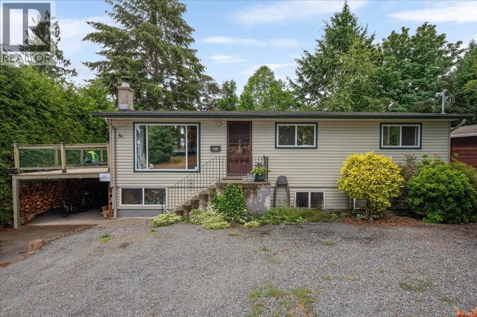 Property at 671 Beaconsfield Rd, Nanaimo, BC