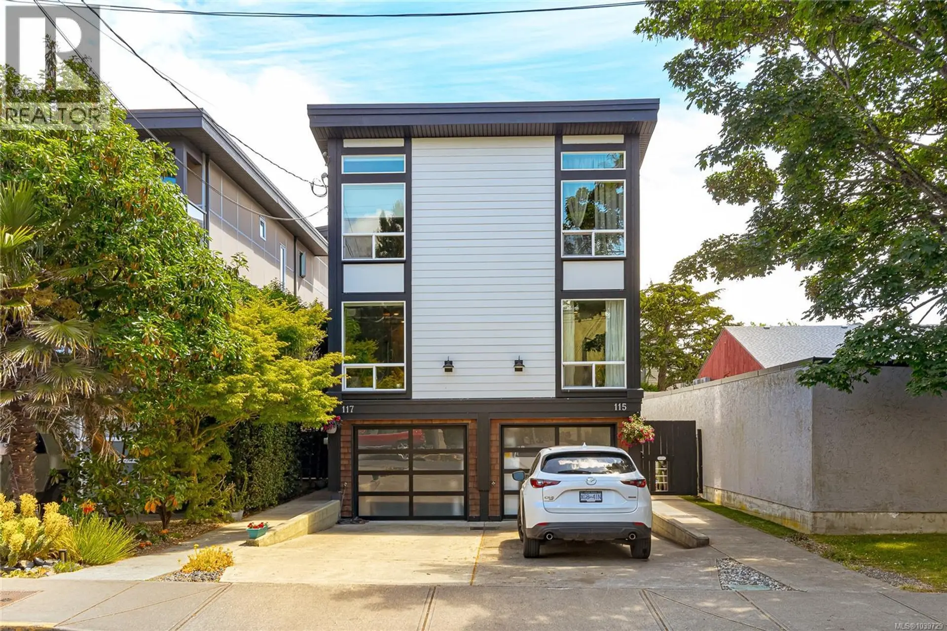 Property at 117 St. Lawrence St, Victoria, BC