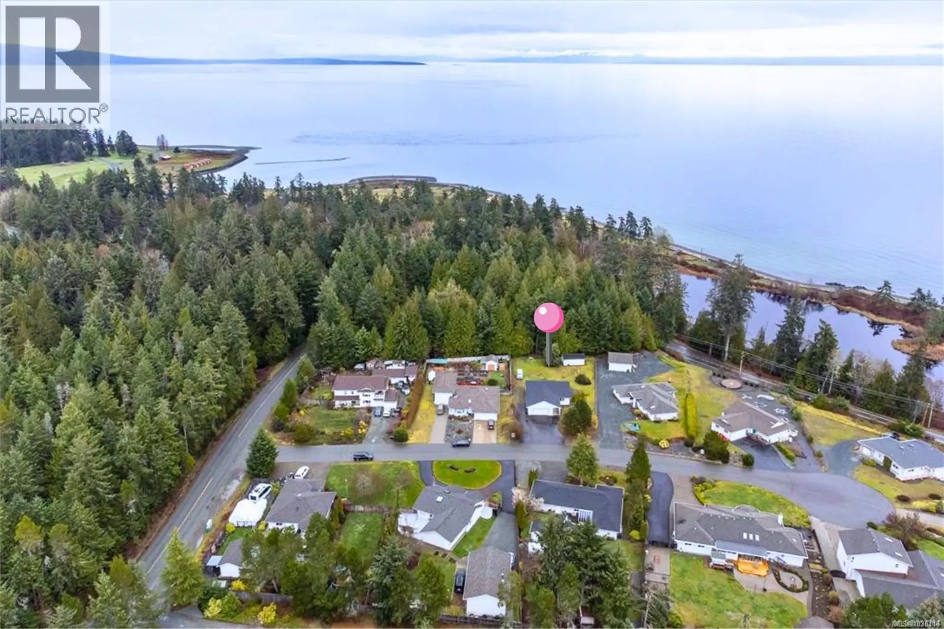 Property at 3043 Raymur Pl, Qualicum Beach, BC
