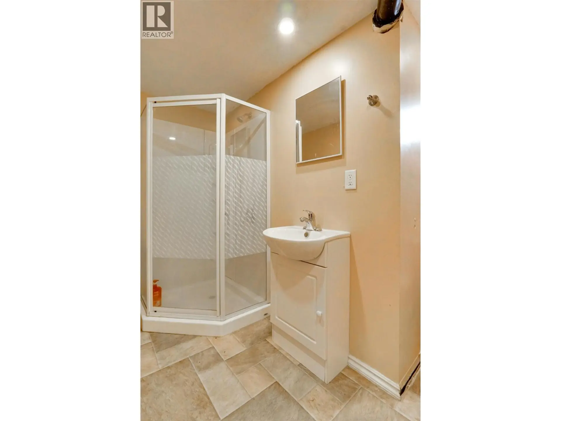 48 CAPILANO STREET - Image 16