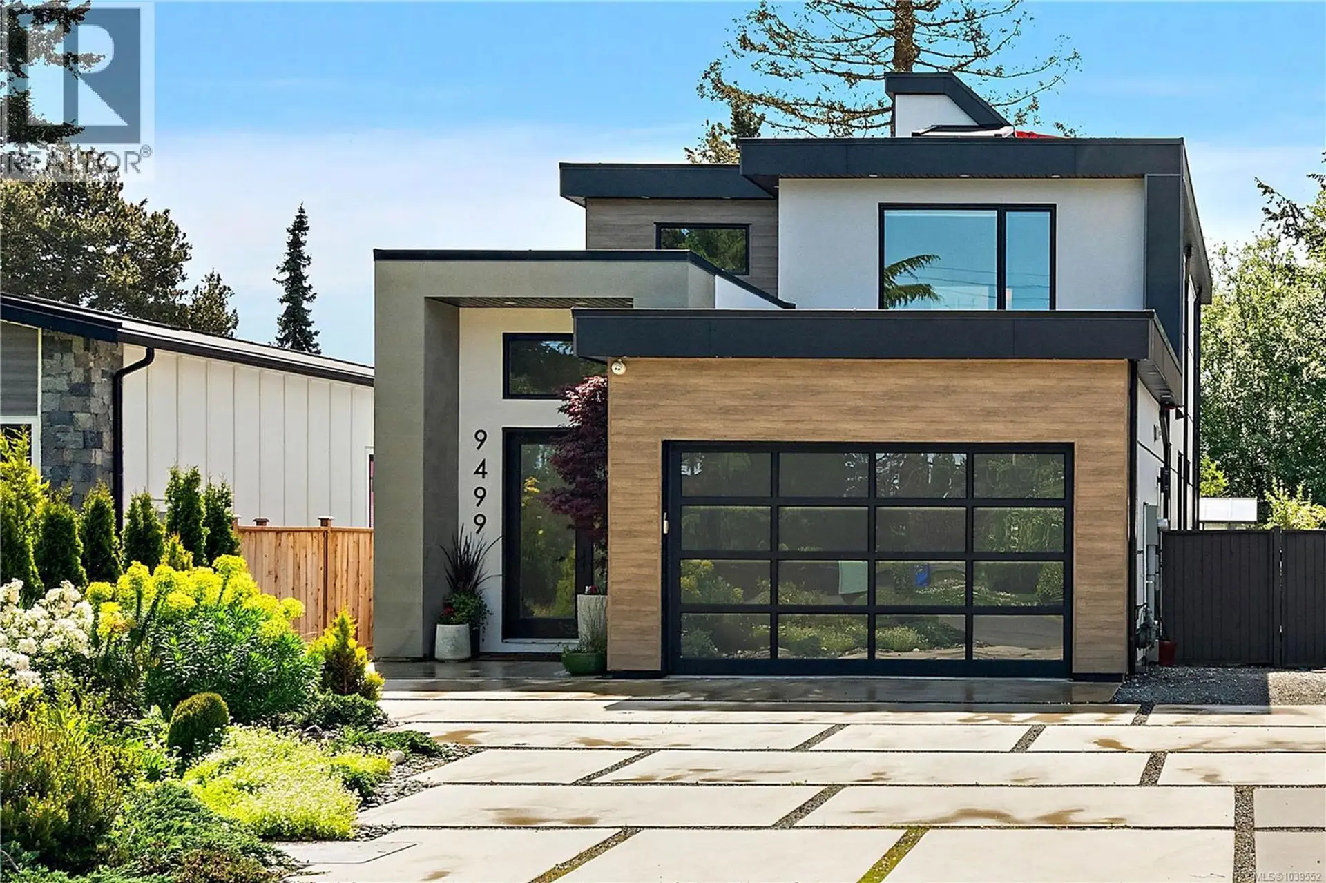 Property at 9499 Maryland Dr, Sidney, BC