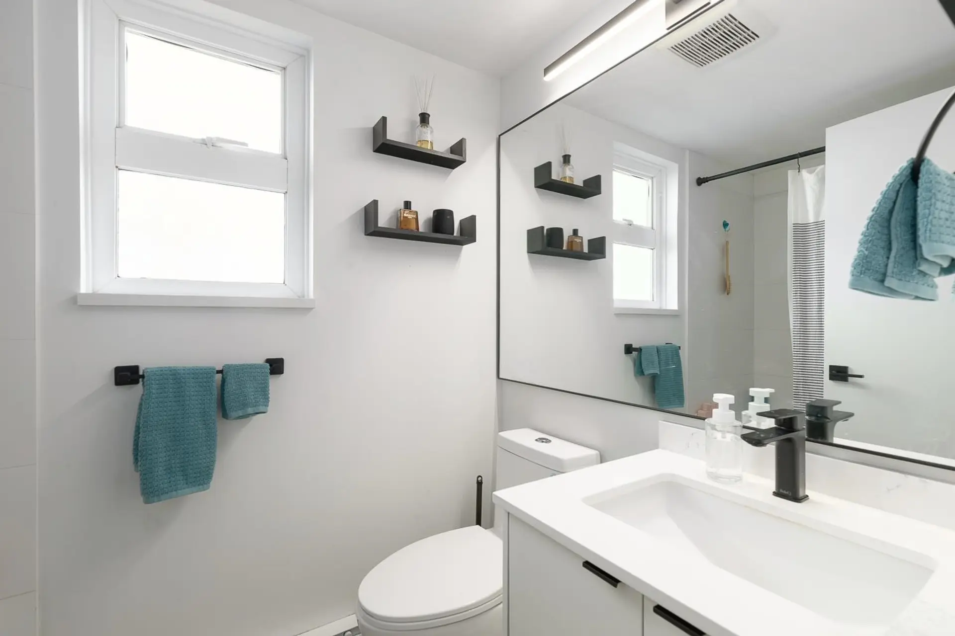 #203 2272 Dundas Street - Image 17