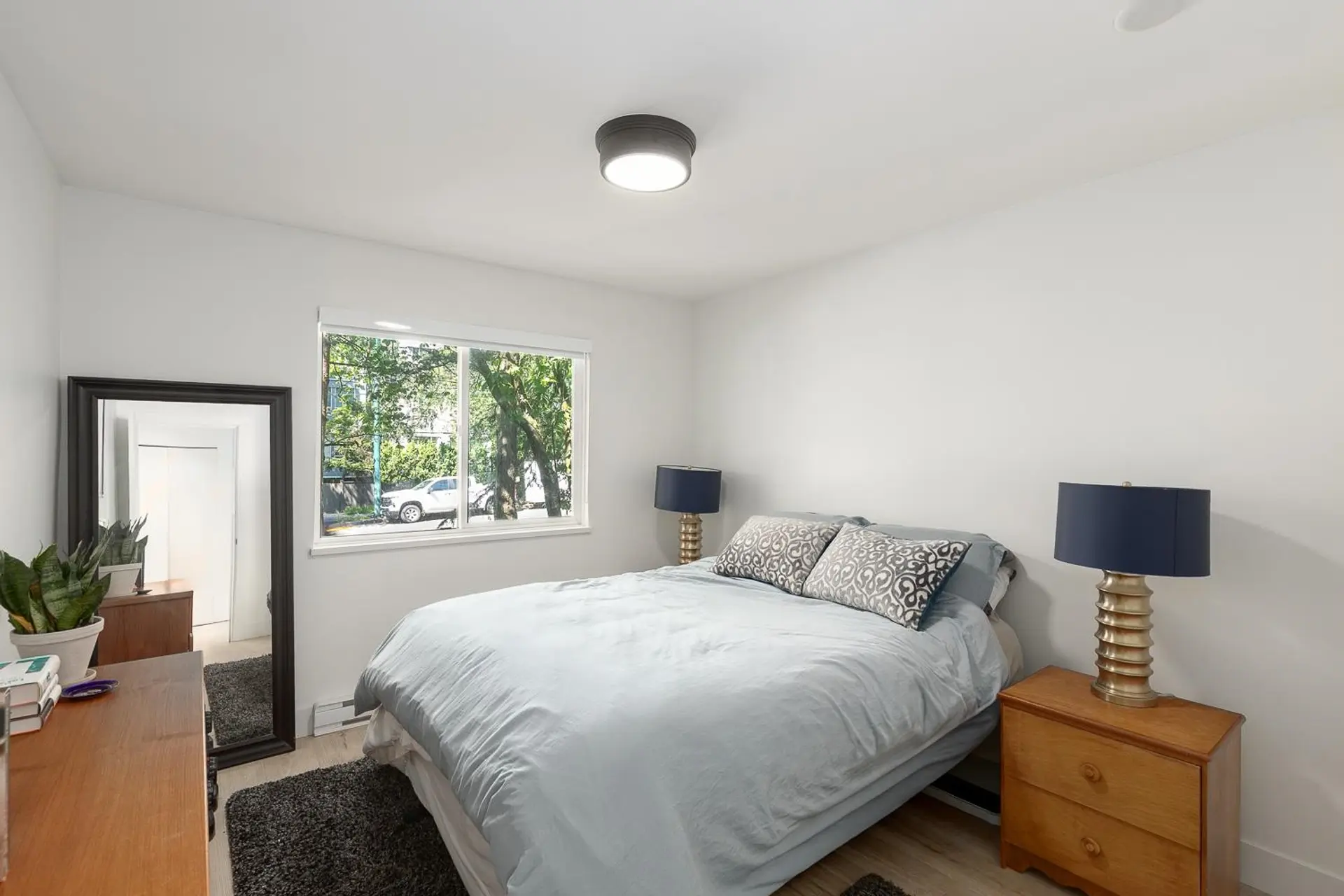 #203 2272 Dundas Street - Image 12