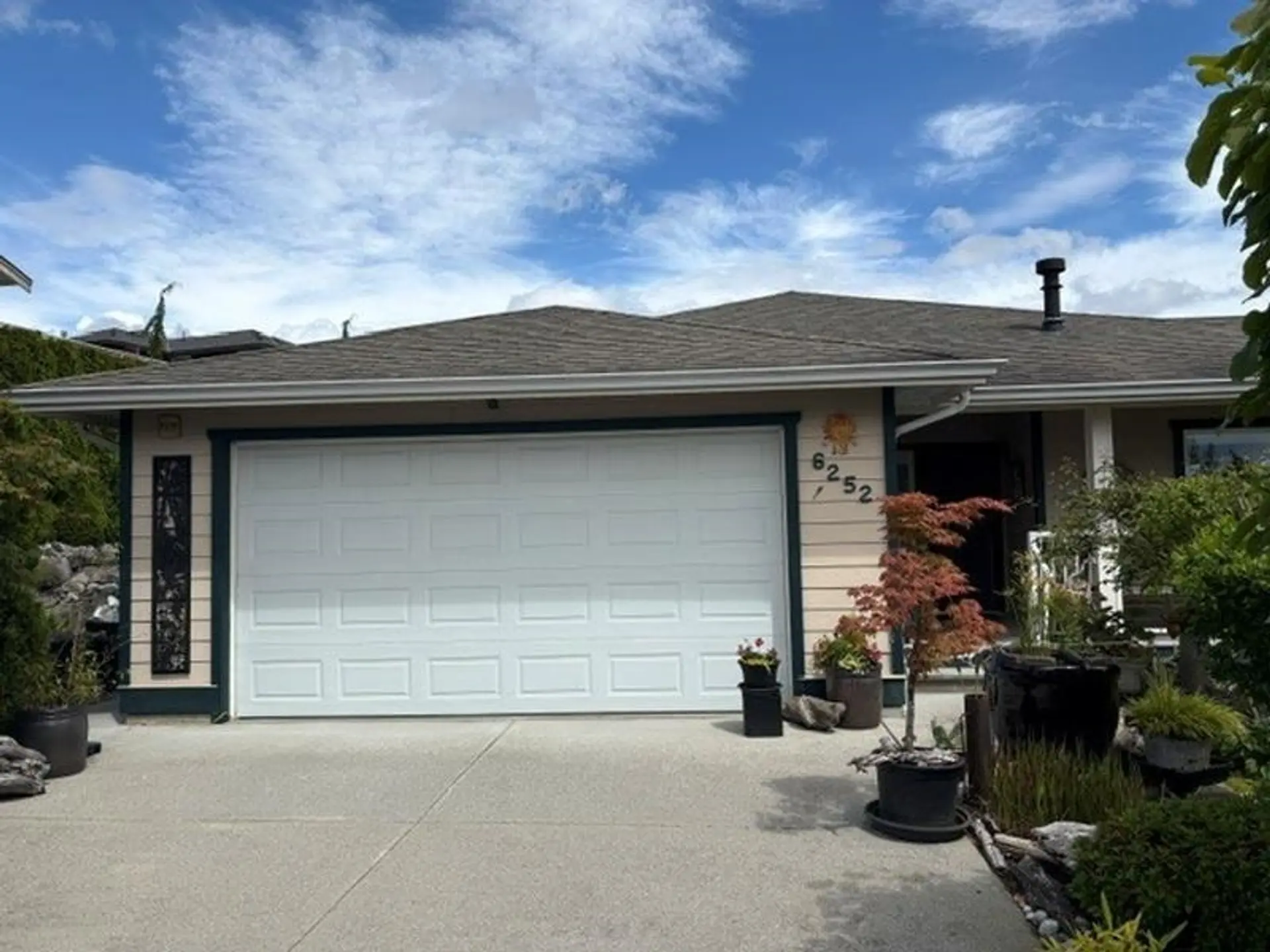 Property at 6252 Baillie Road, Sechelt, BC
