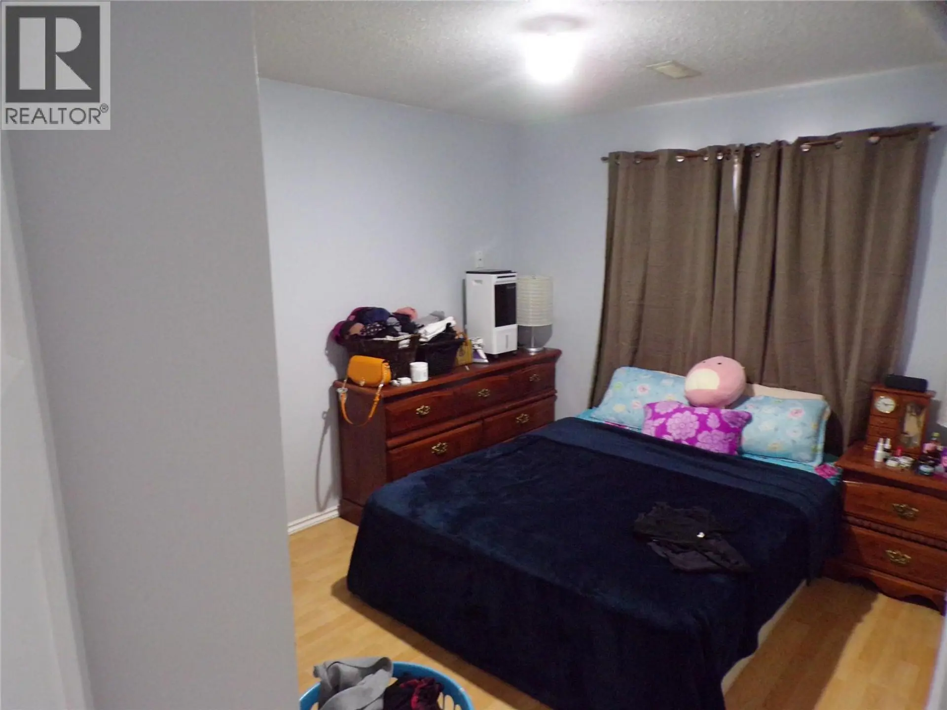 821/823 105 Avenue - Image 5