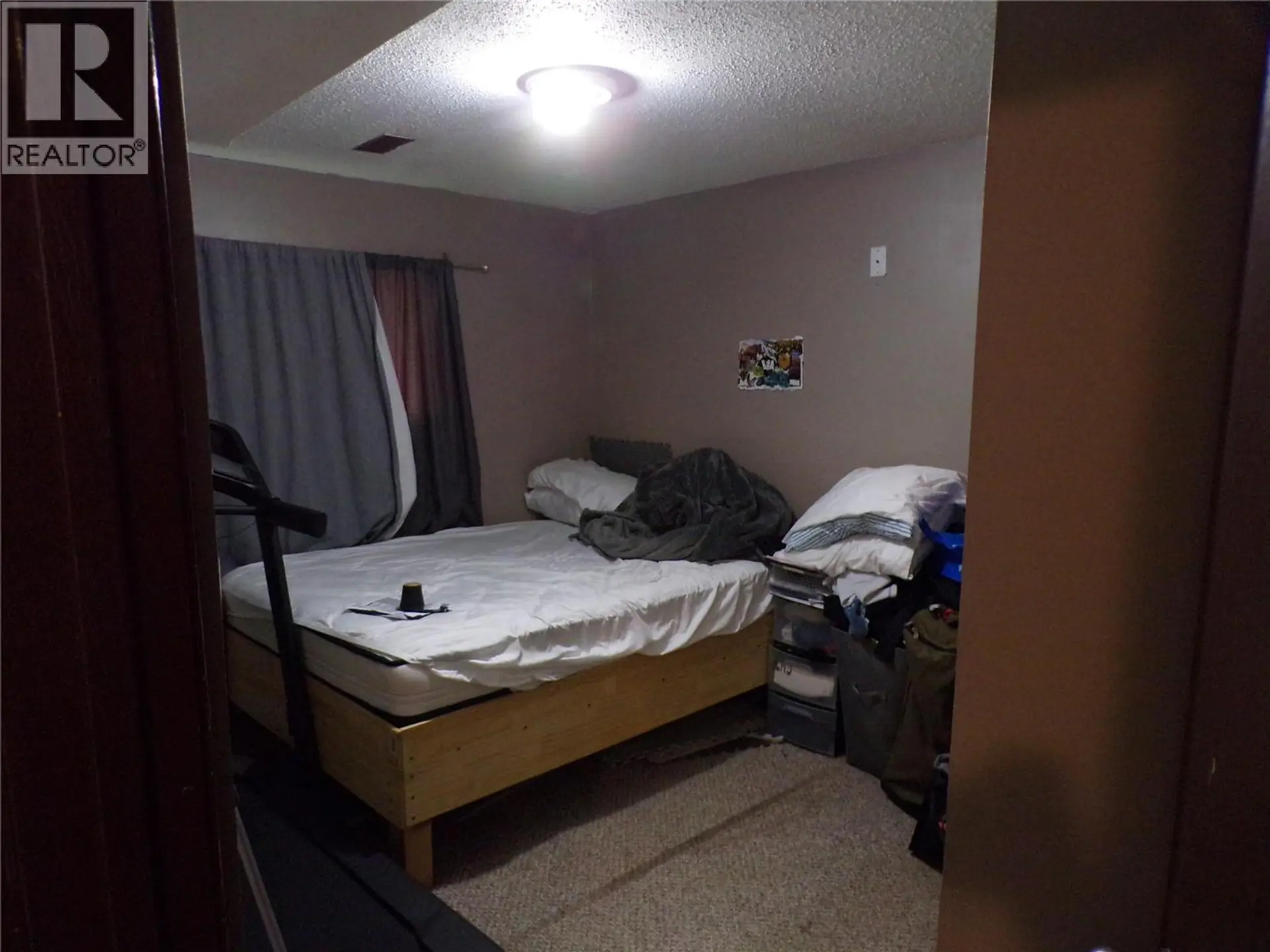 821/823 105 Avenue - Image 7
