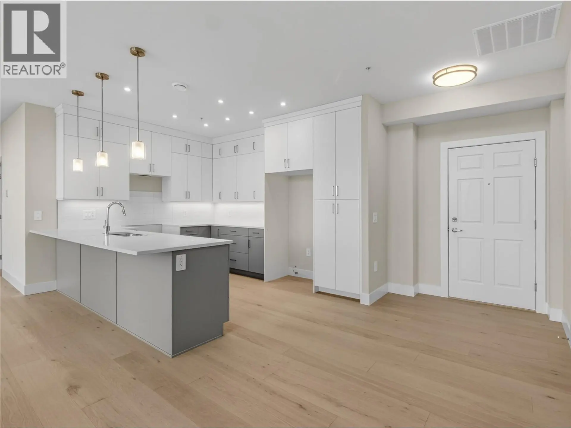 Property at #1401 3362 SKAHA LAKE Road, Penticton, BC