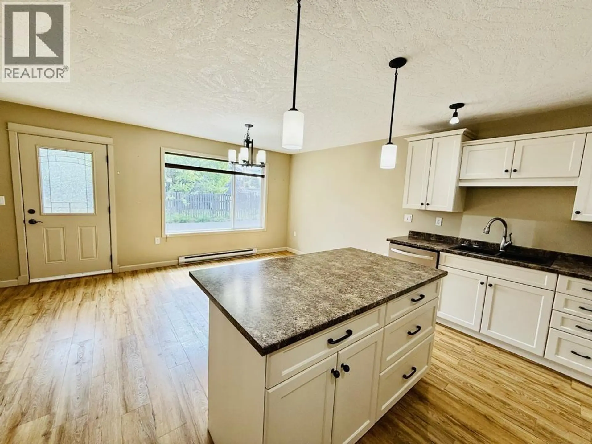 #2 3664 THIRD AVENUE - Image 8