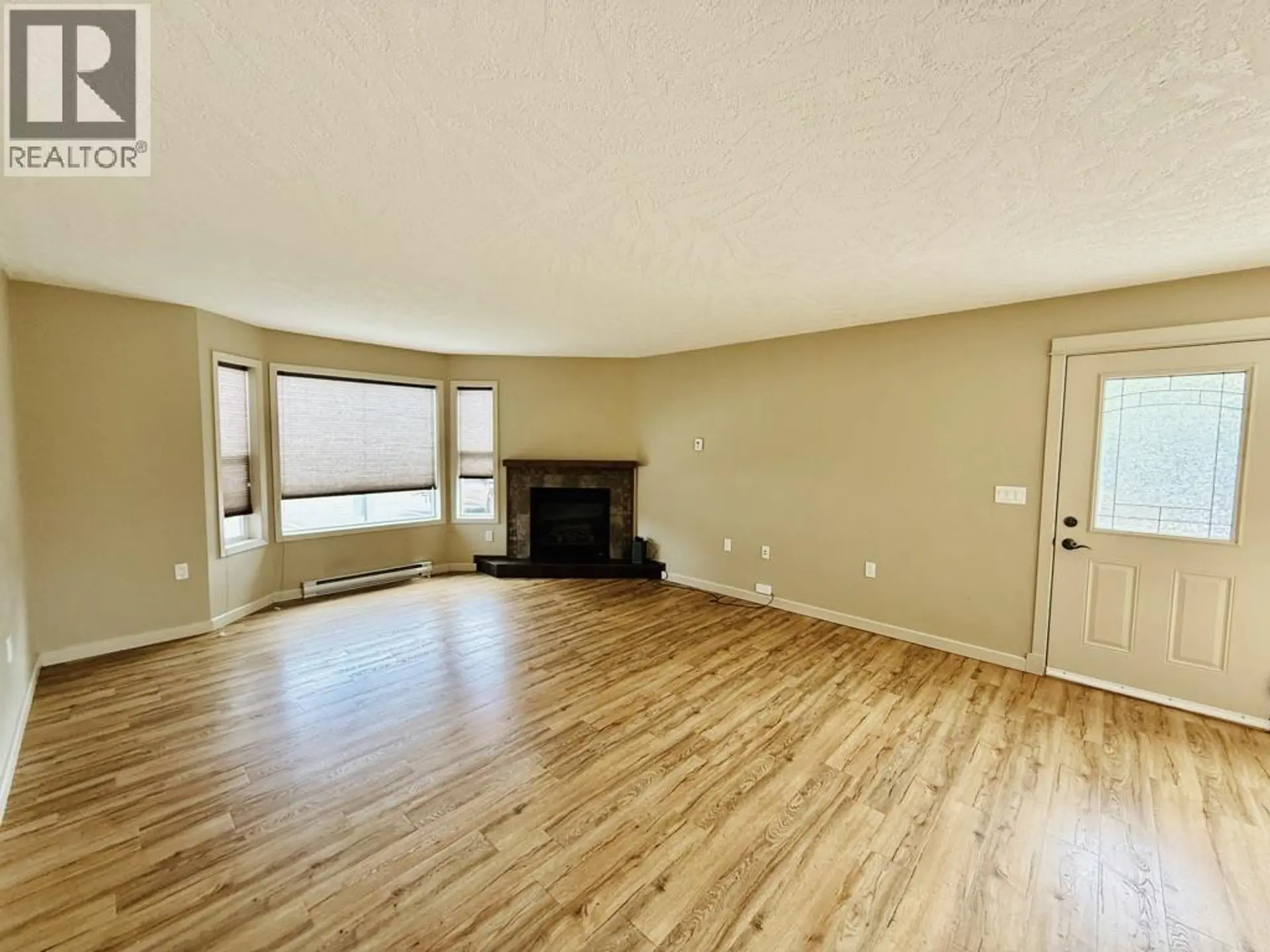 #2 3664 THIRD AVENUE - Image 9