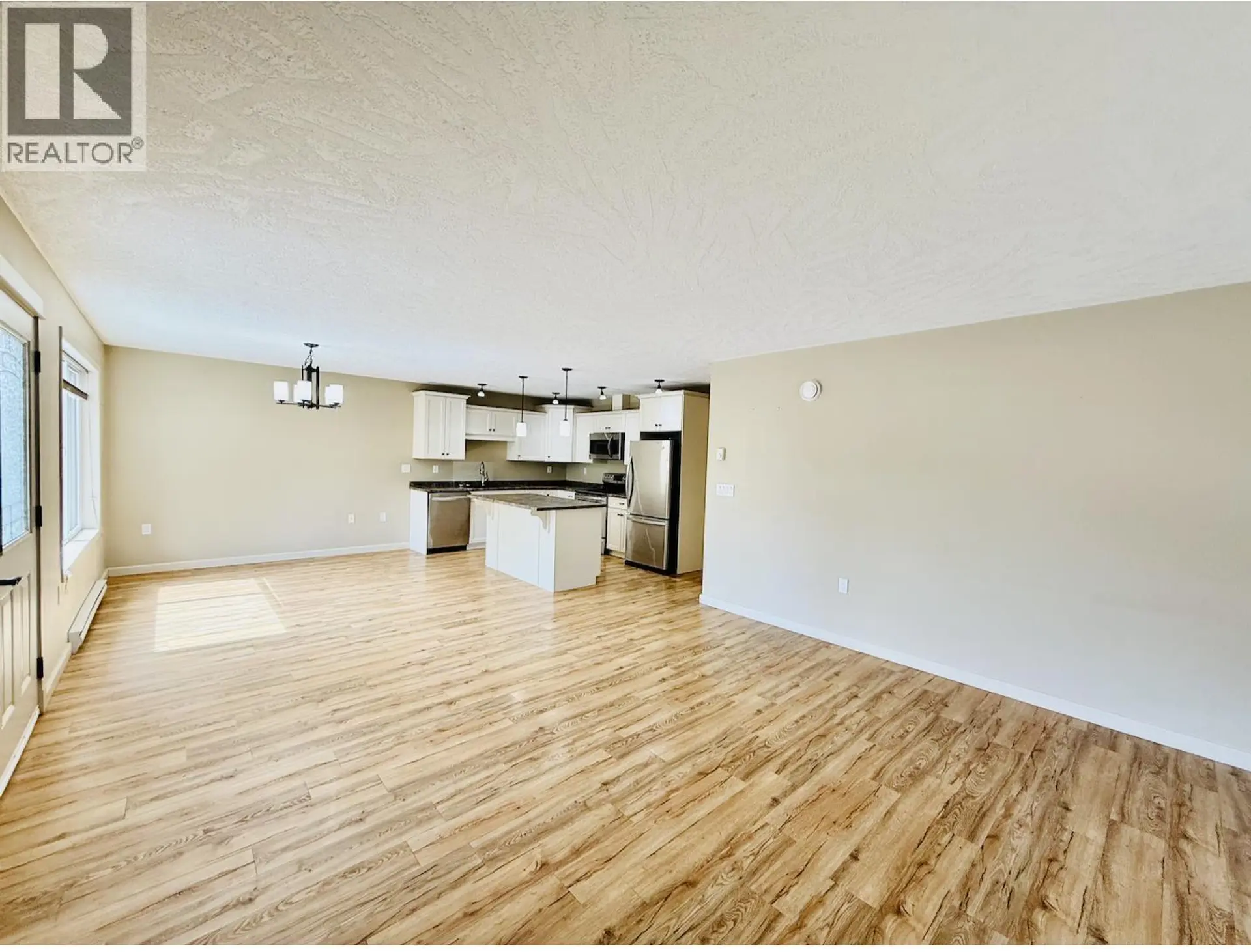 #2 3664 THIRD AVENUE - Image 11
