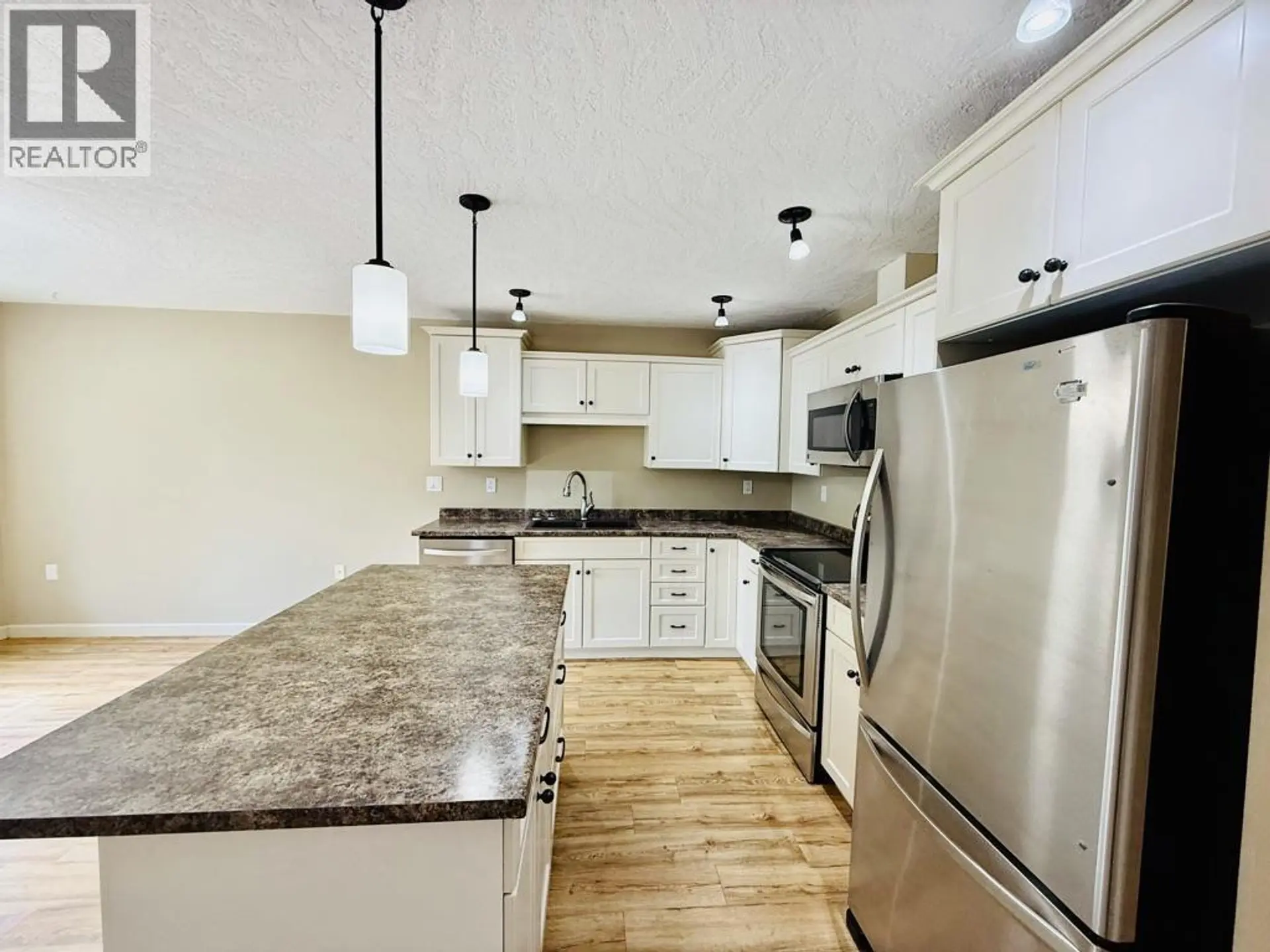 #2 3664 THIRD AVENUE - Image 7