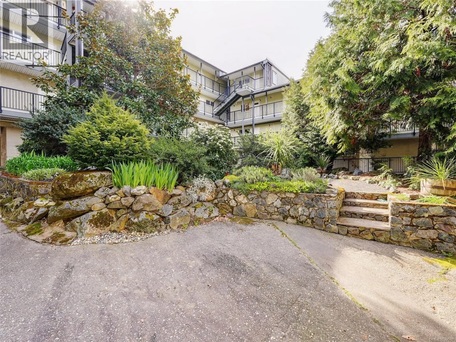 Property at #201 991 Cloverdale Ave, Saanich, BC