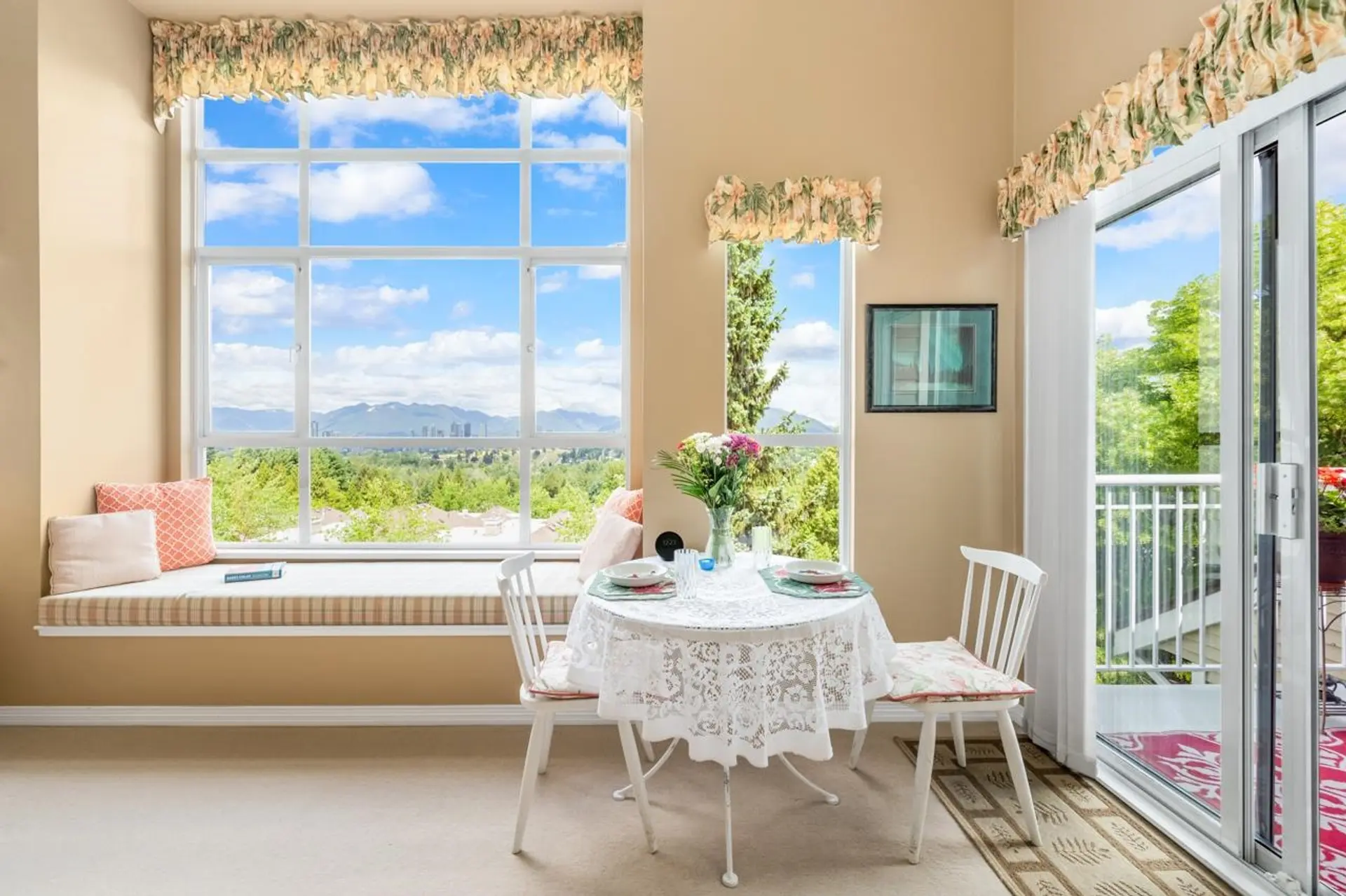 #406 5280 Oakmount Crescent - Image 6