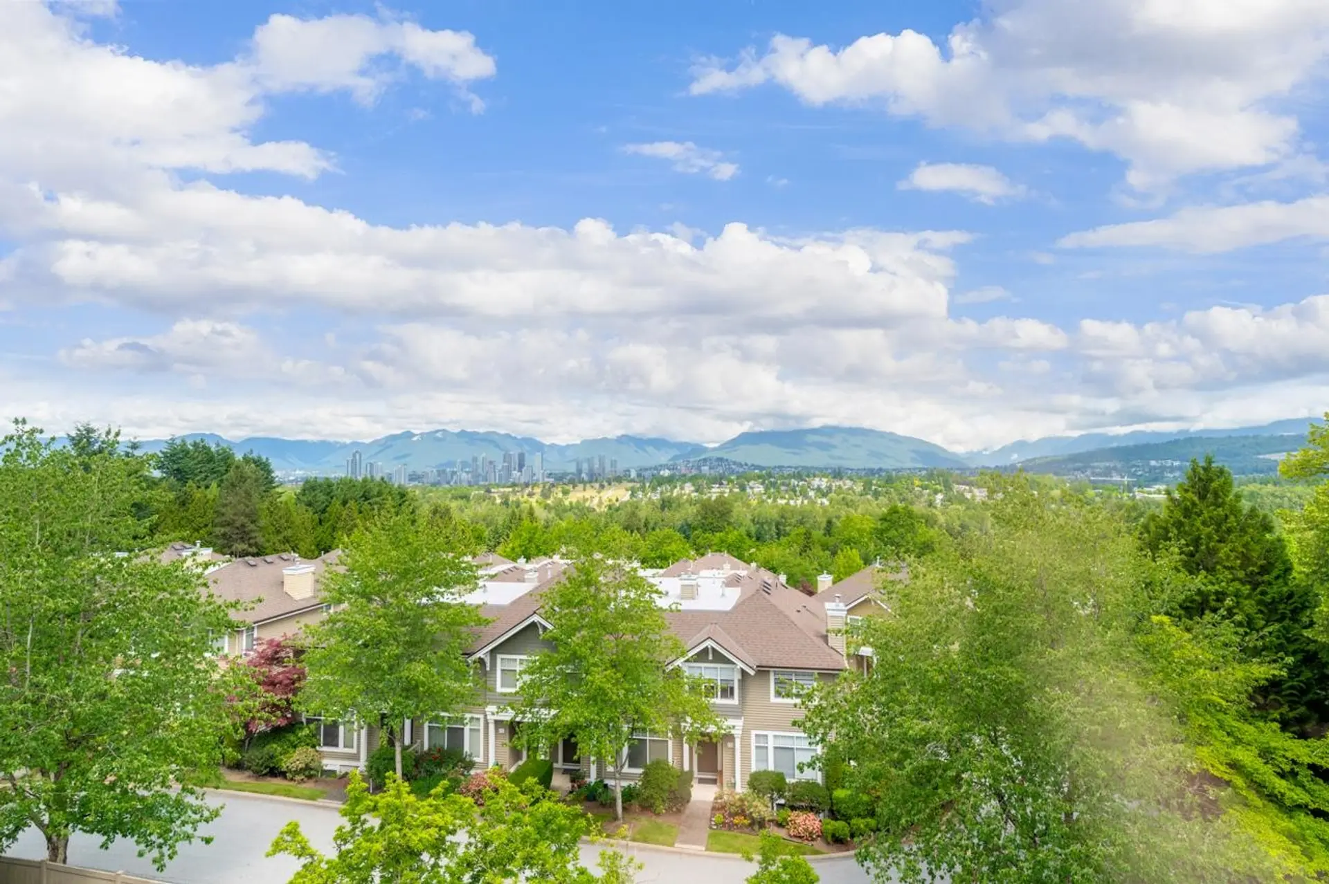 #406 5280 Oakmount Crescent - Image 13