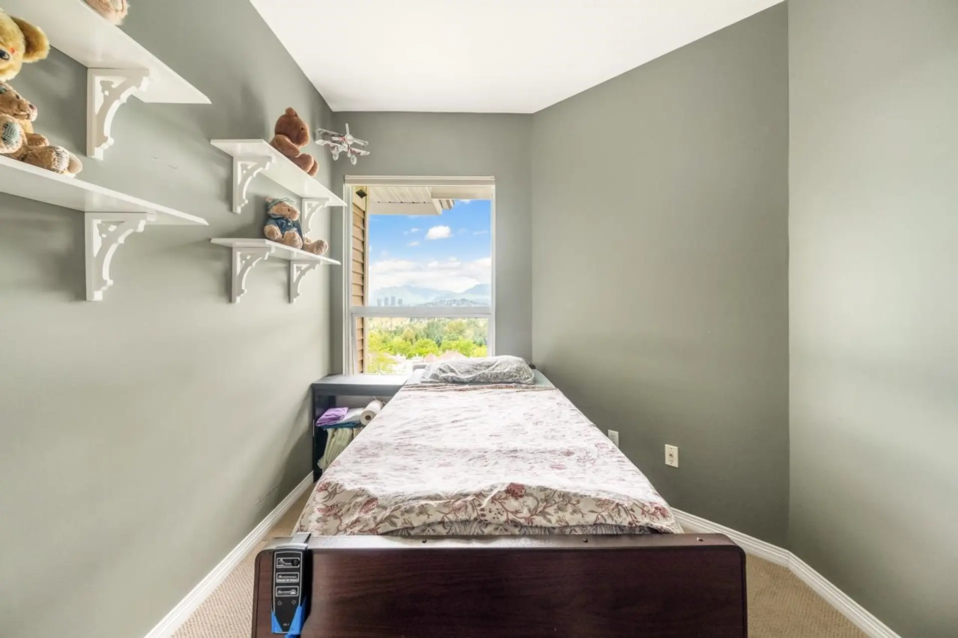 #406 5280 Oakmount Crescent - Image 9