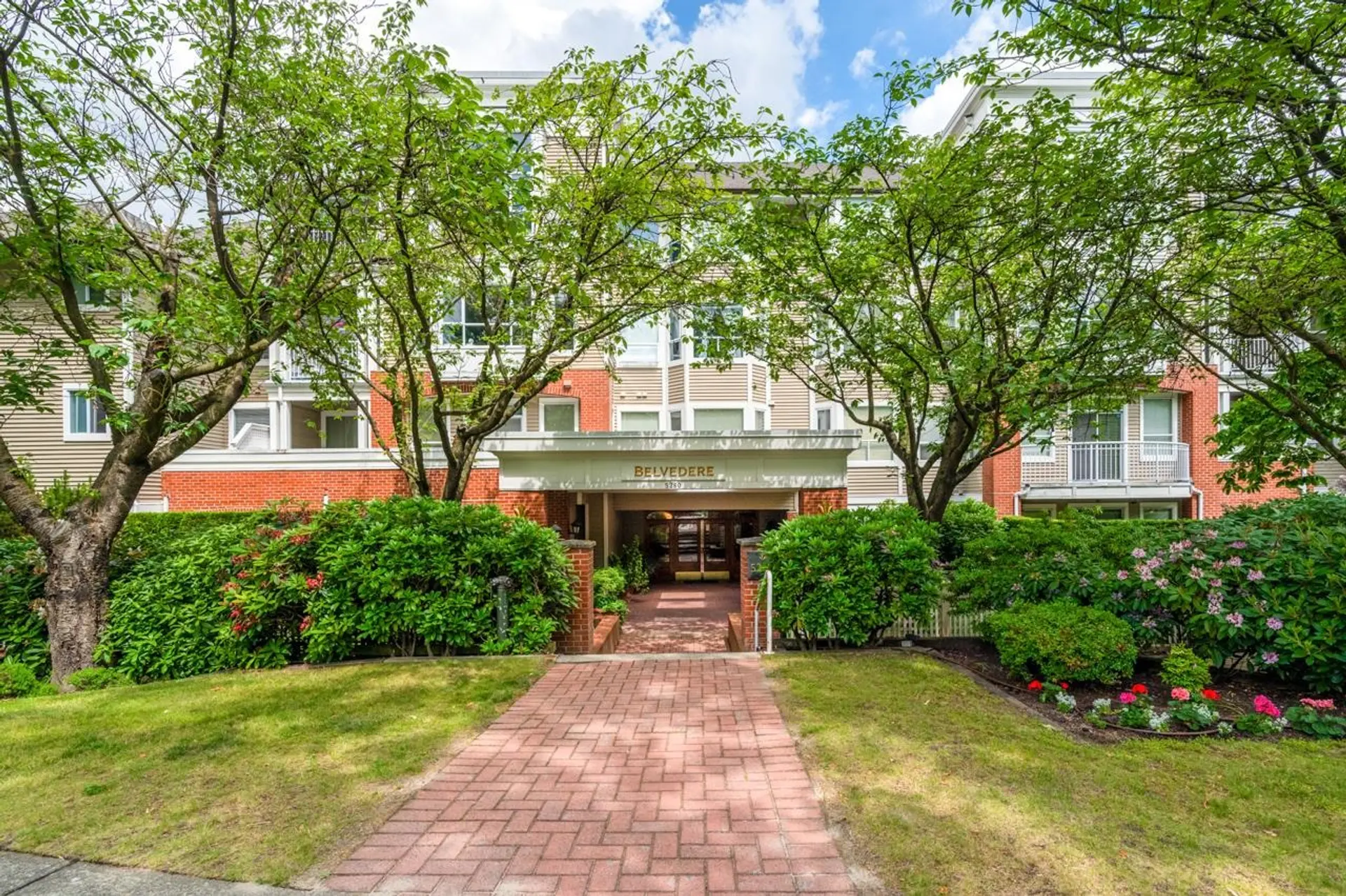 #406 5280 Oakmount Crescent - Image 15