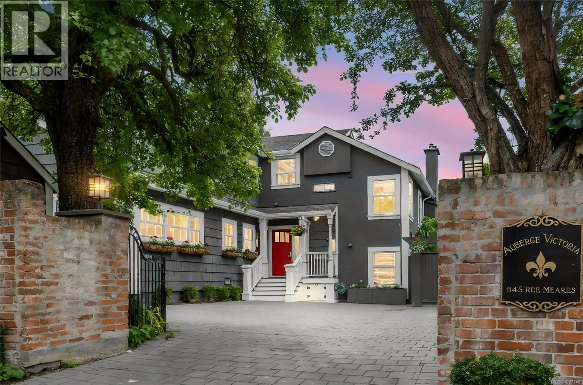 Property at 1145 Meares St, Victoria, BC