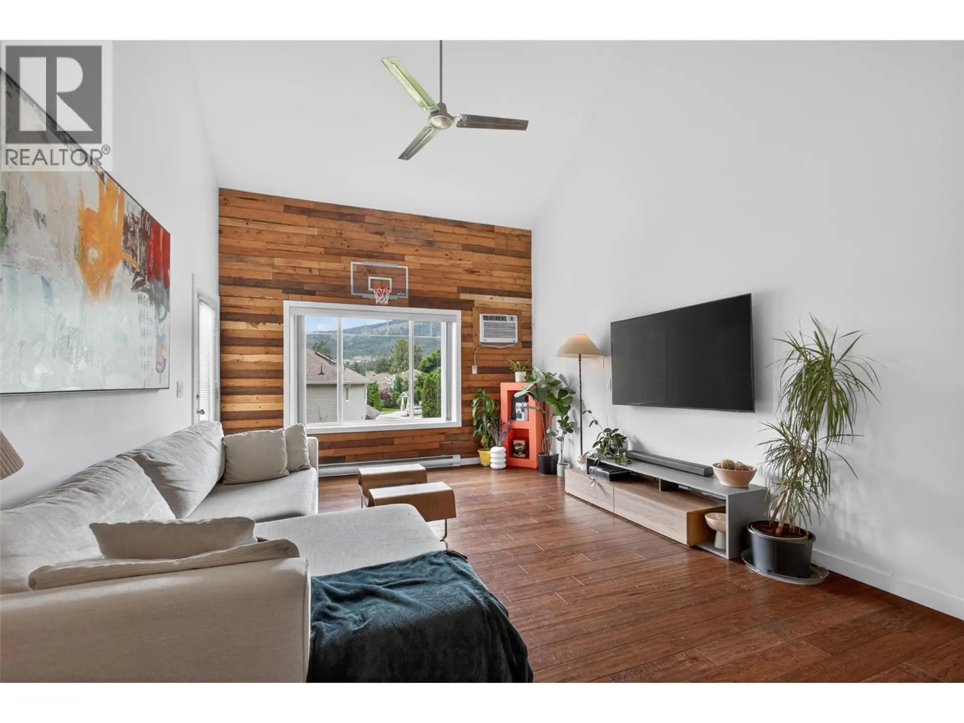 #303 2120 Shannon Ridge Drive - Image 3