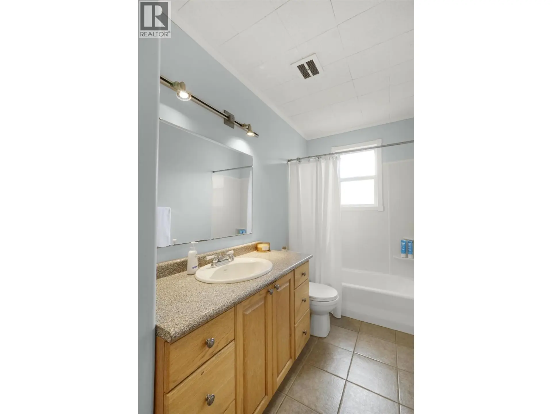16 CAPILANO STREET - Image 14