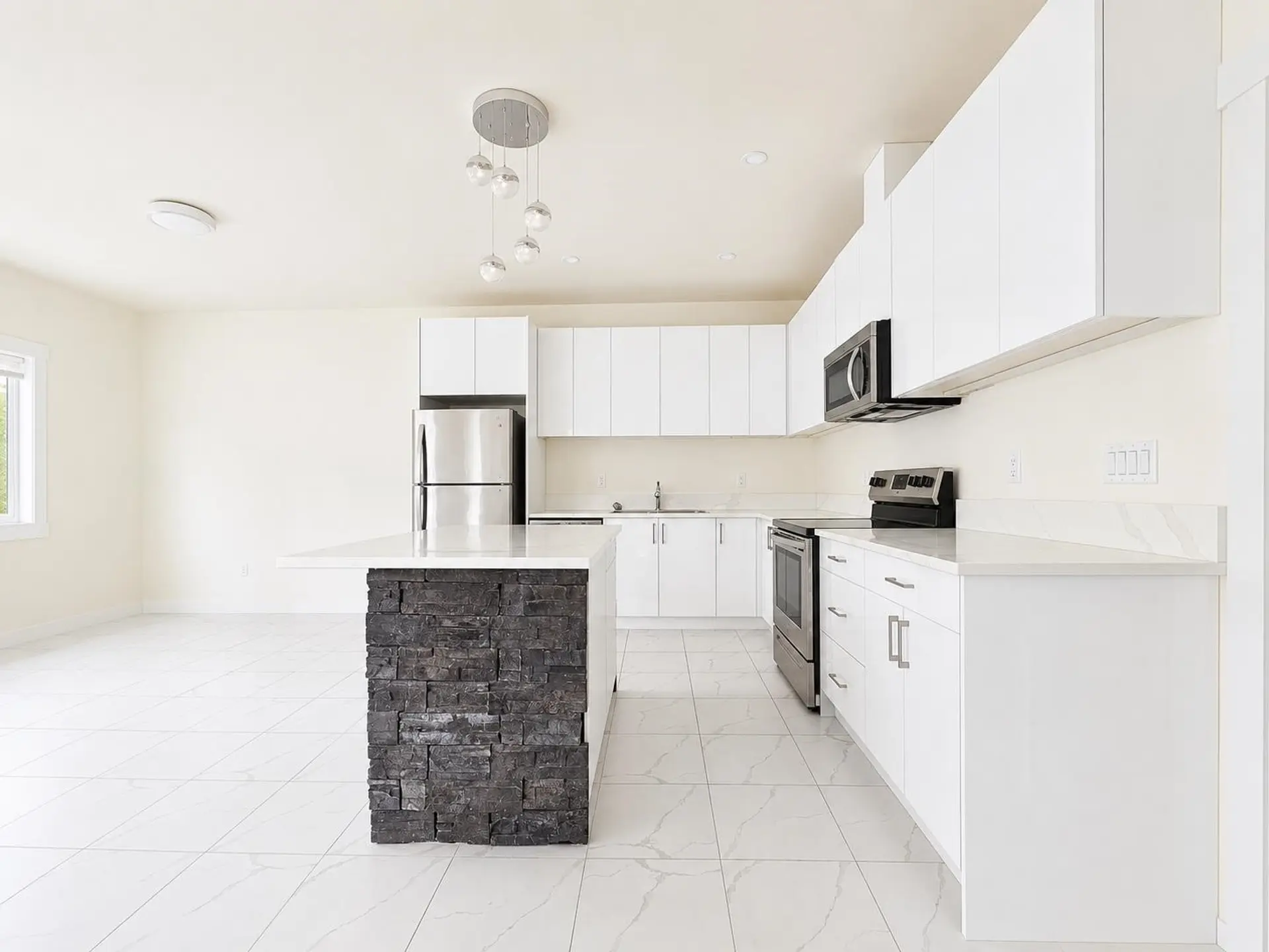 #1 548 Park Street - Image 3