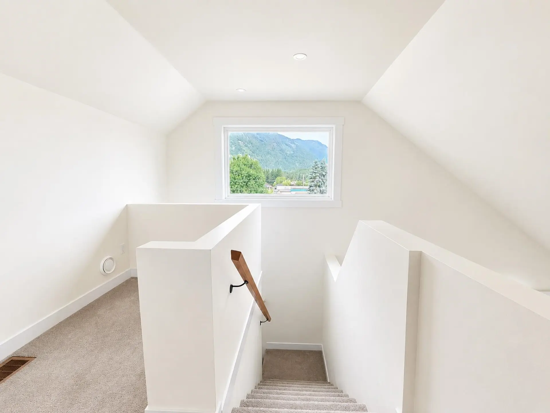 #1 548 Park Street - Image 8