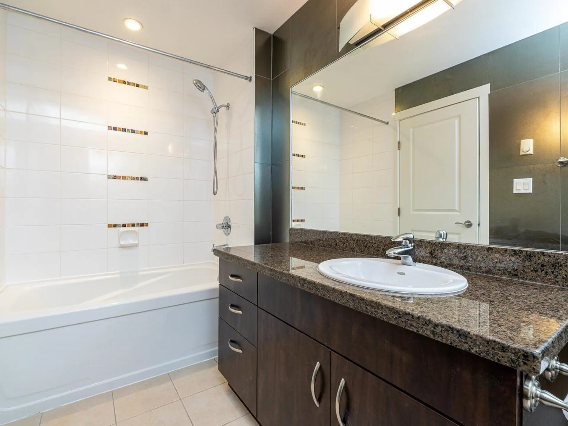 #22 22380 Sharpe Avenue - Image 8
