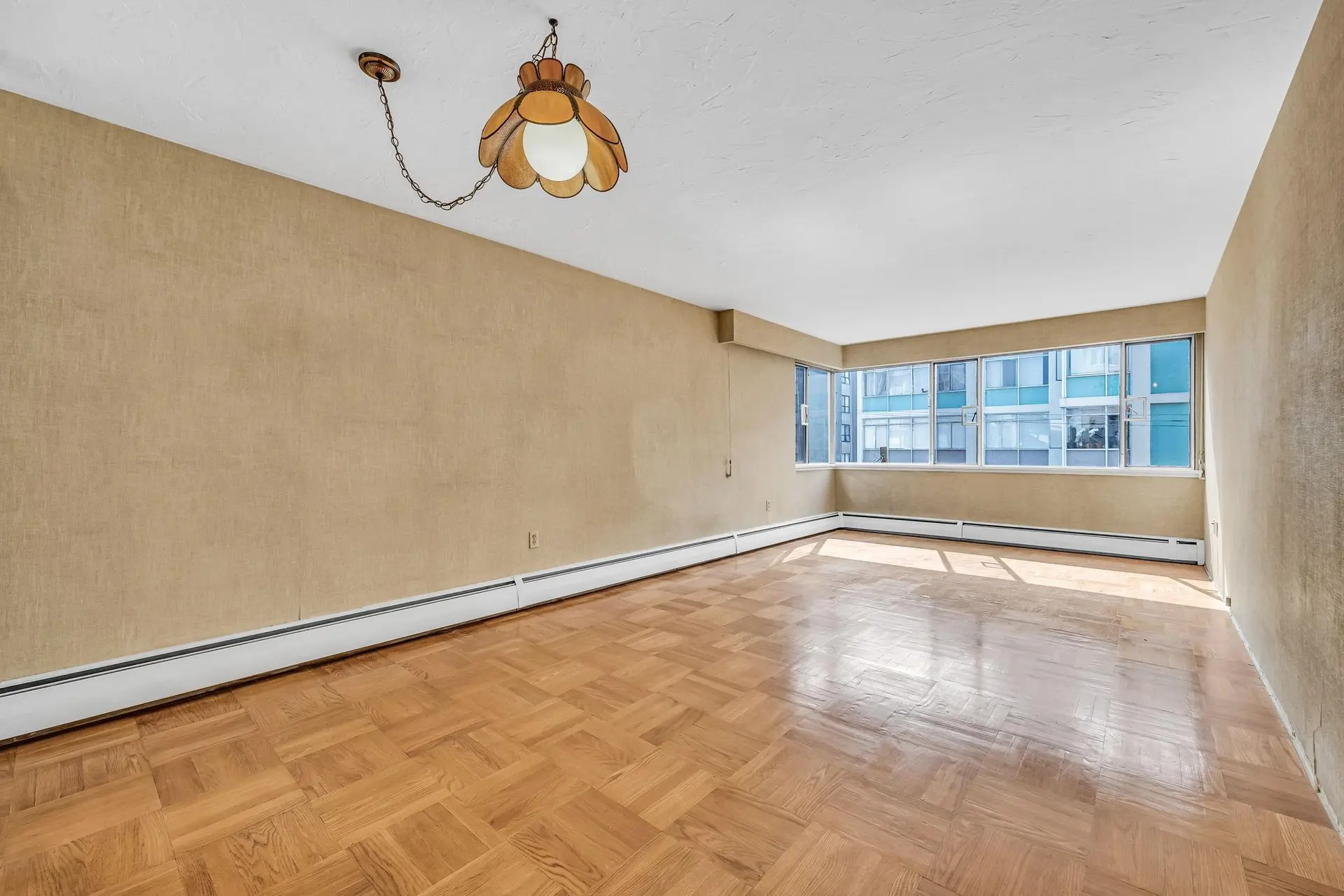 #301 1050 Chilco Street - Image 3