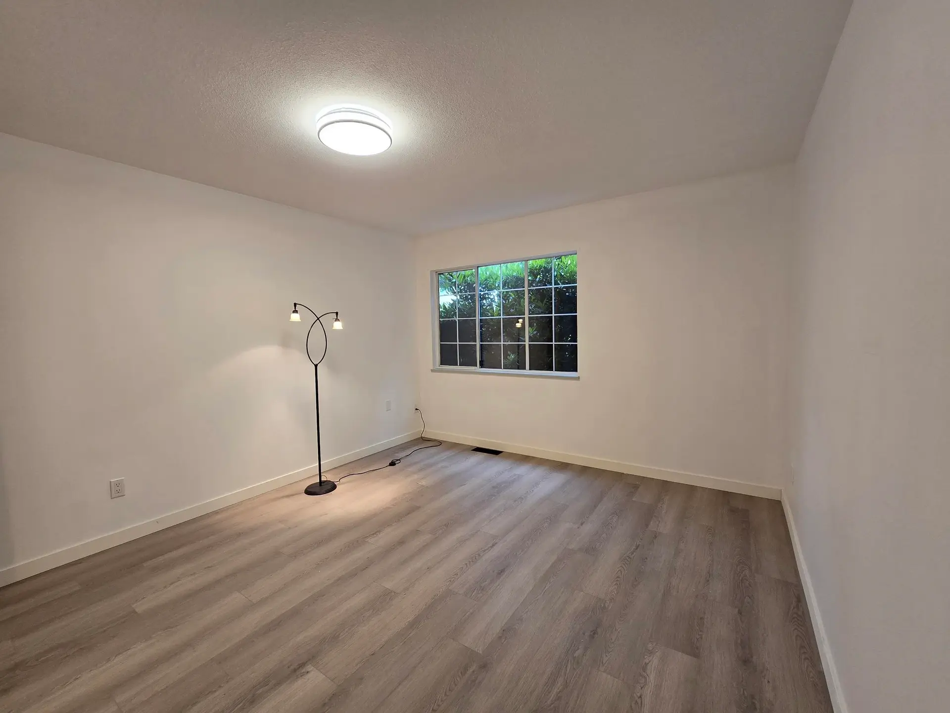 #31 11502 Burnett Street - Image 7