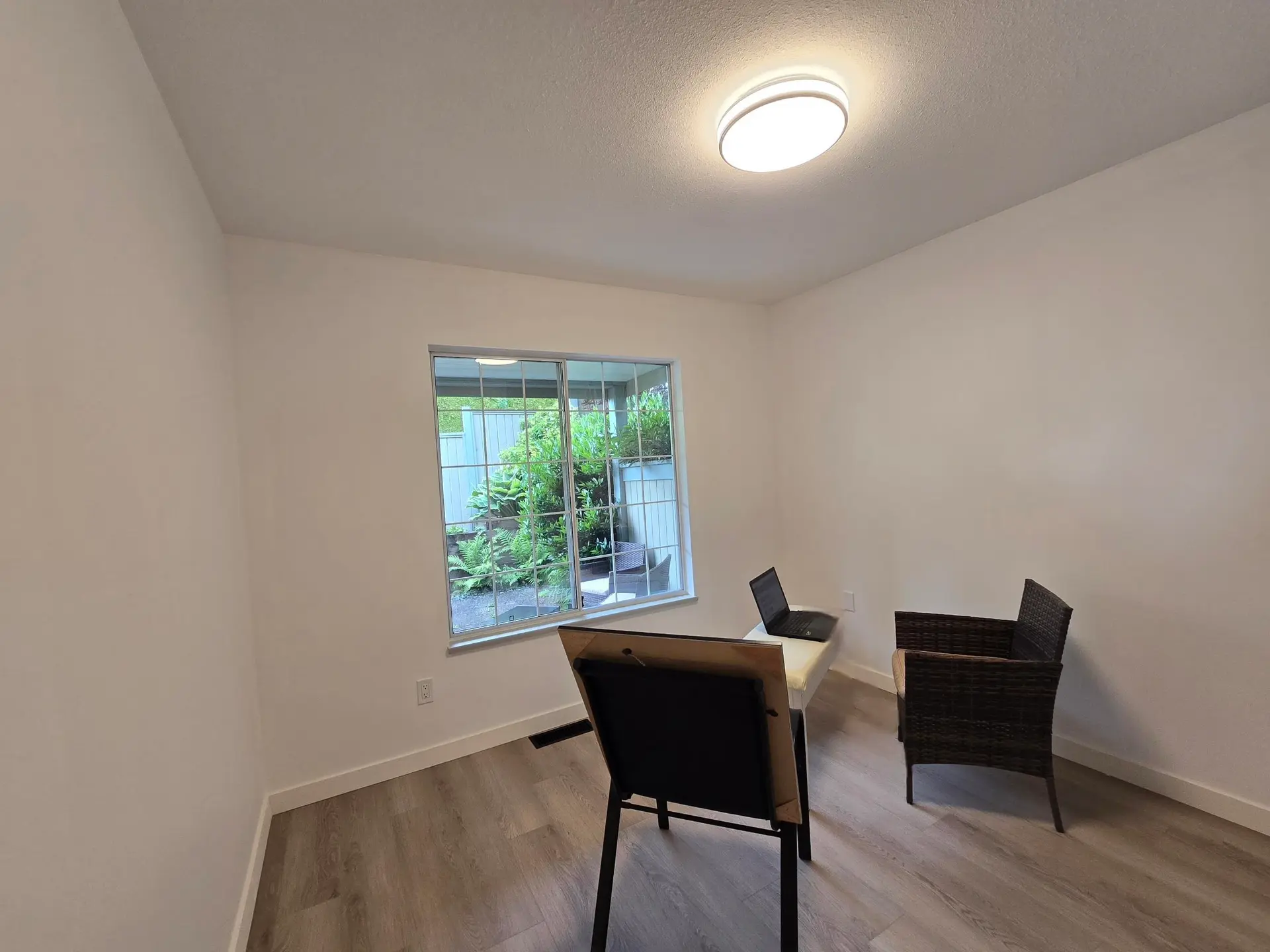 #31 11502 Burnett Street - Image 9
