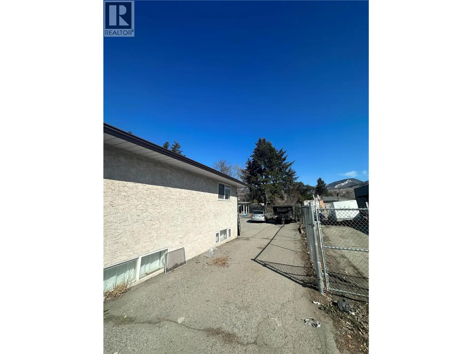 275 Rutland Road N - Image 4