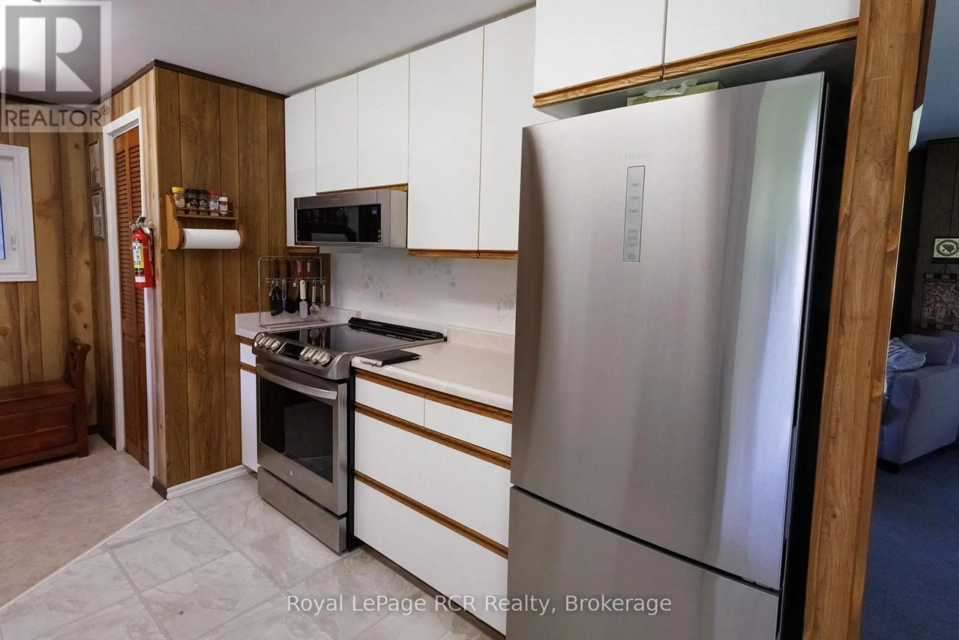 310420 KEMBLE ROCK ROAD - Image 9