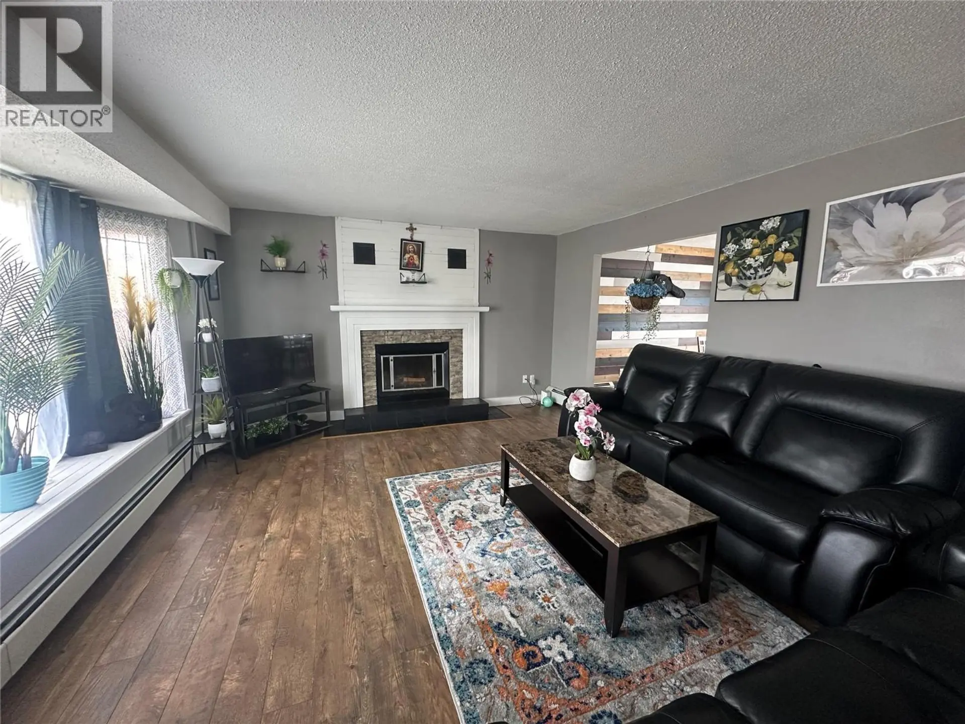 10692 Cottonwood Crescent - Image 4