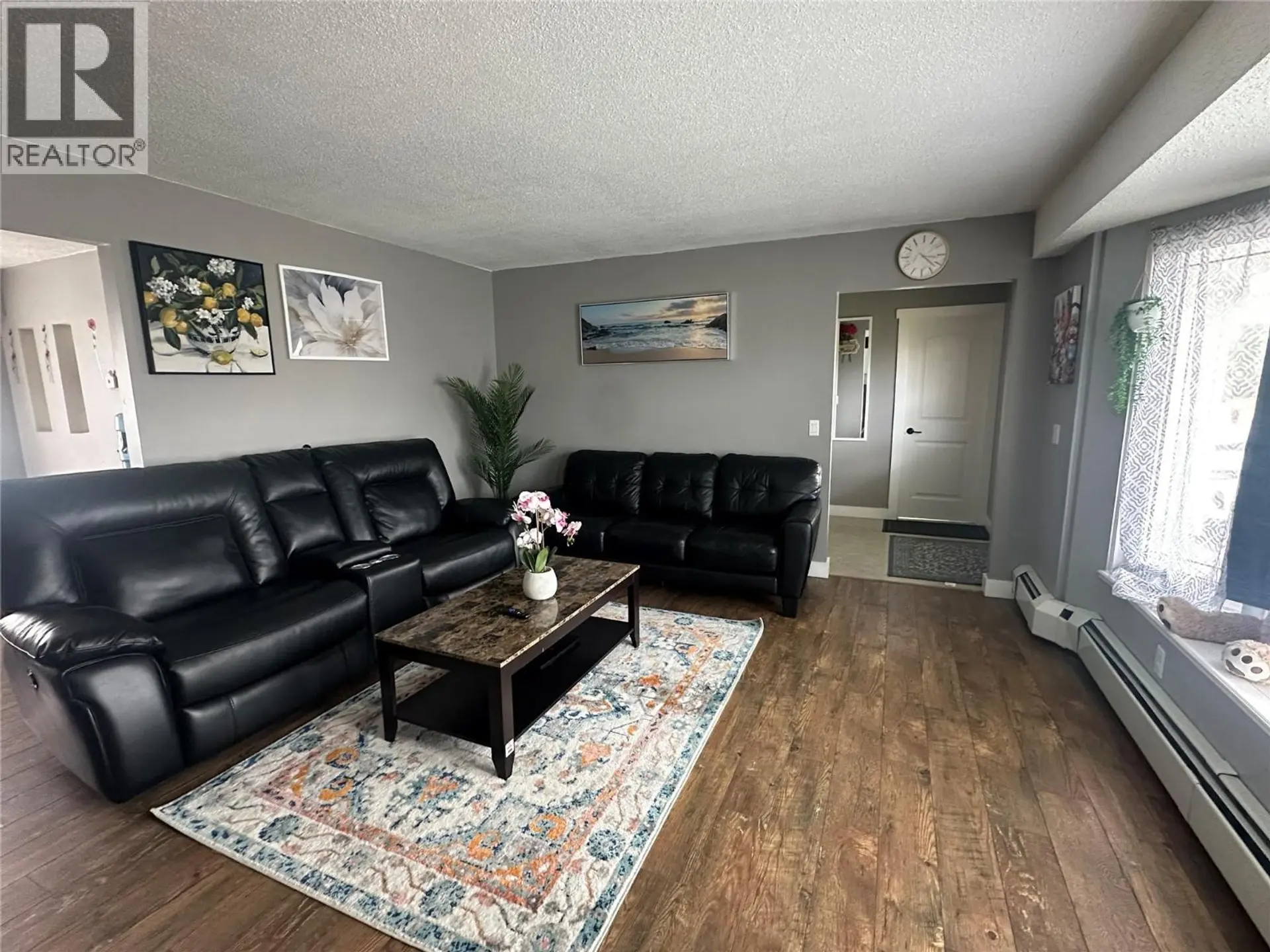 10692 Cottonwood Crescent - Image 5