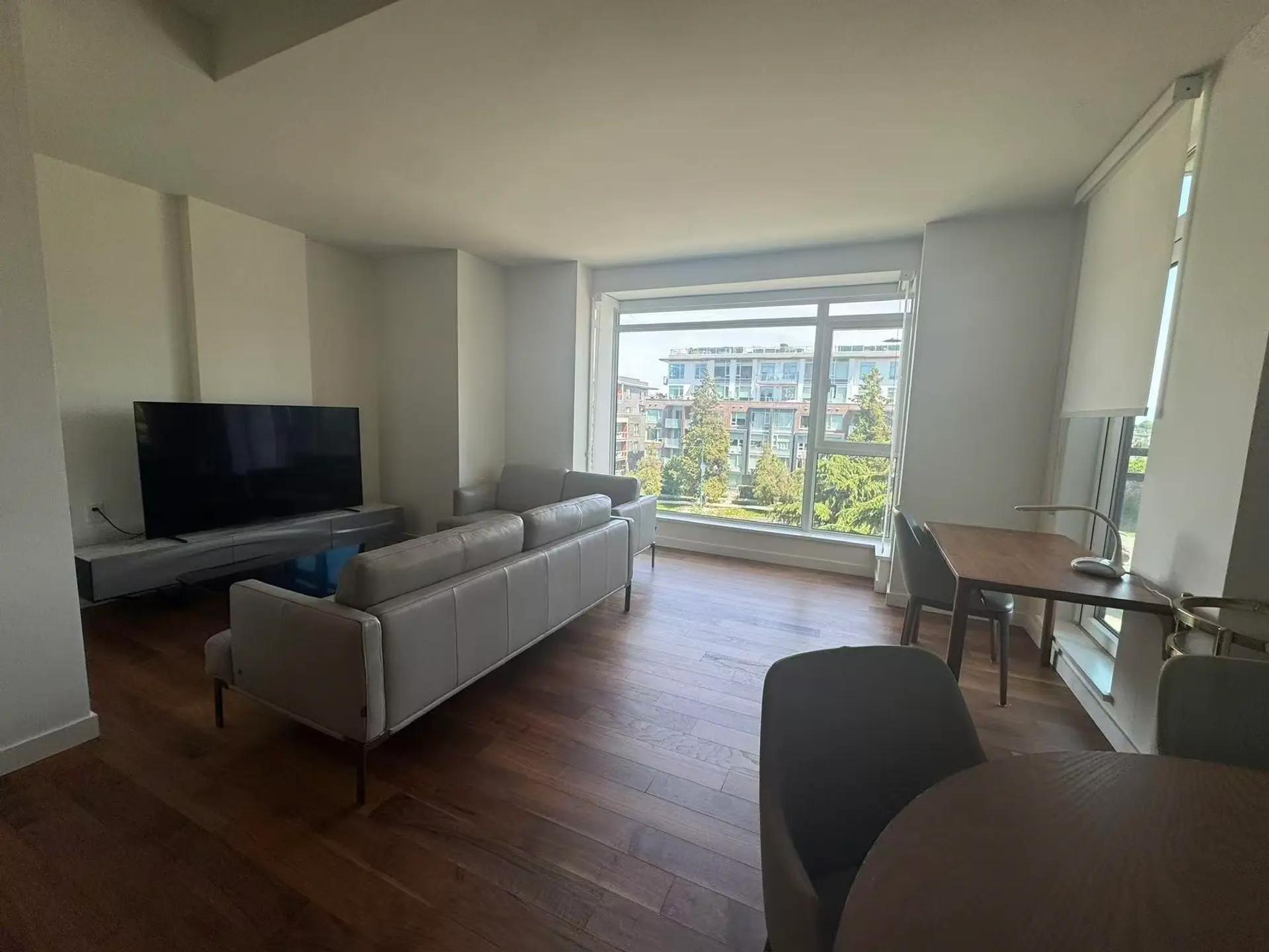 #402 4189 Cambie Street - Image 2