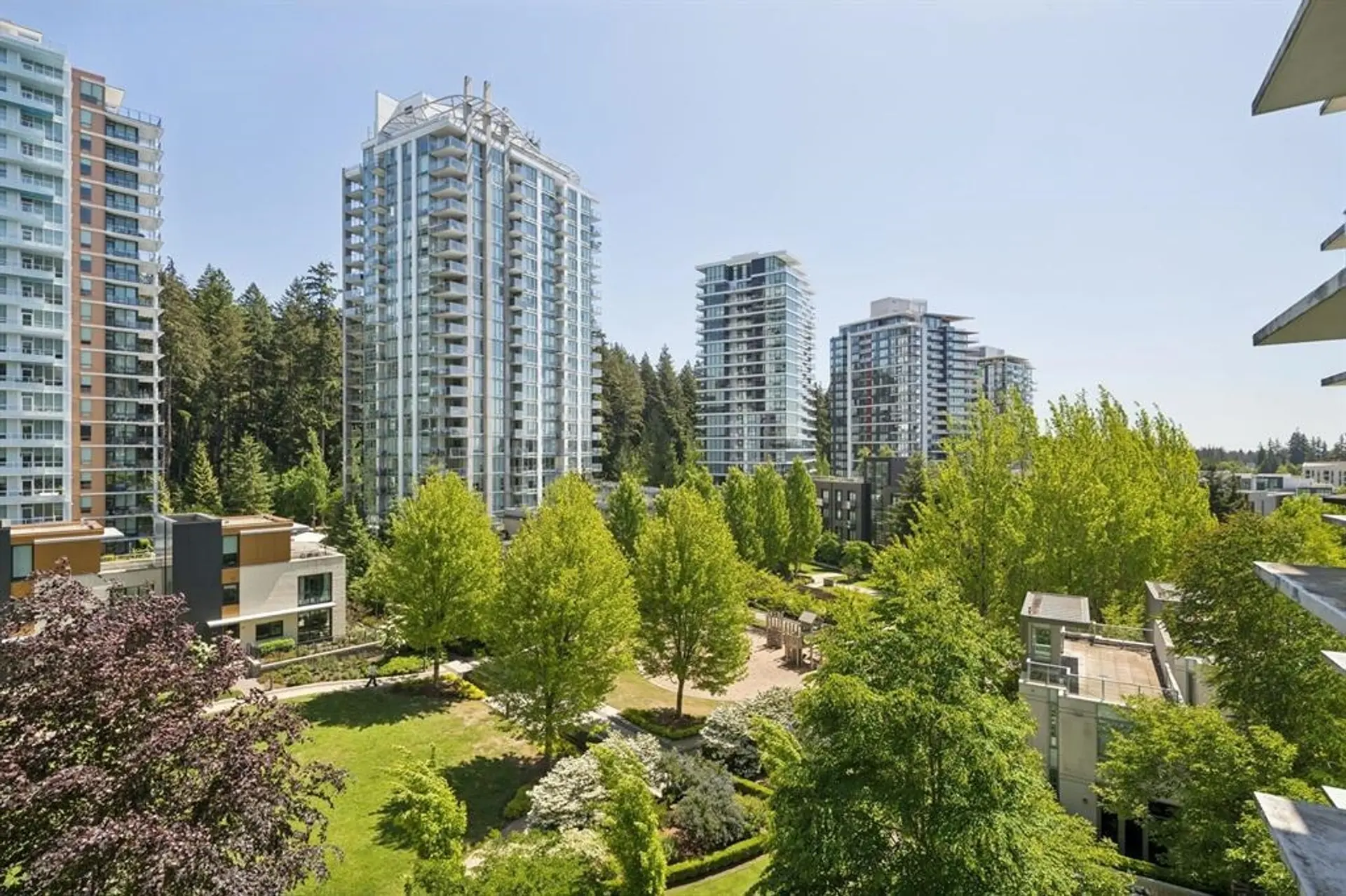 #PH7 5728 Berton Avenue - Image 11