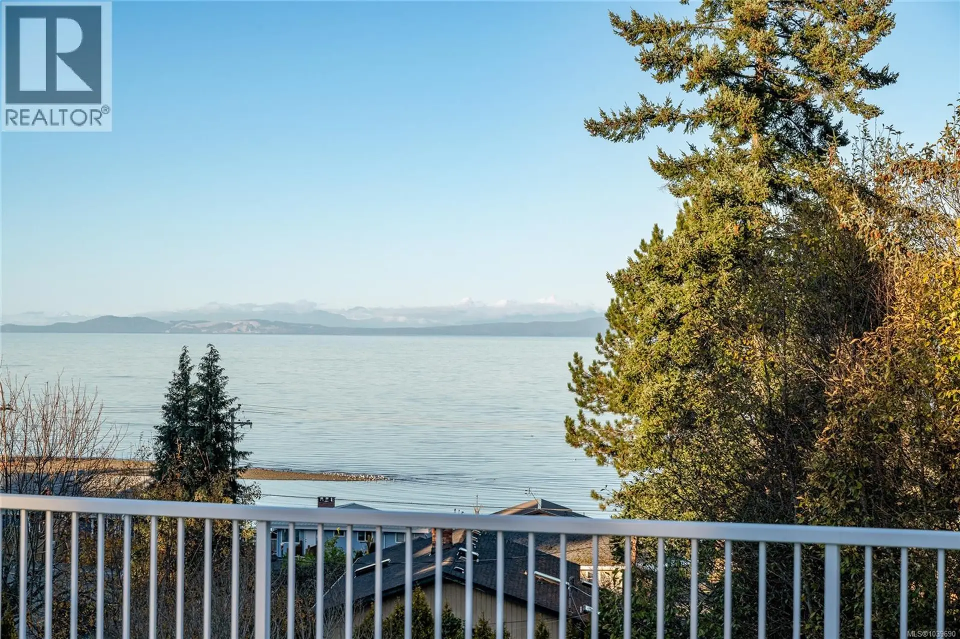 Property at 350 Garrett Rd, Qualicum Beach, BC