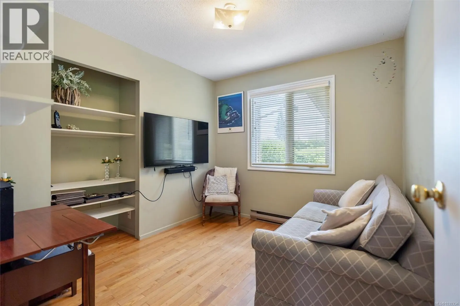 4252 Panorama Dr - Image 16