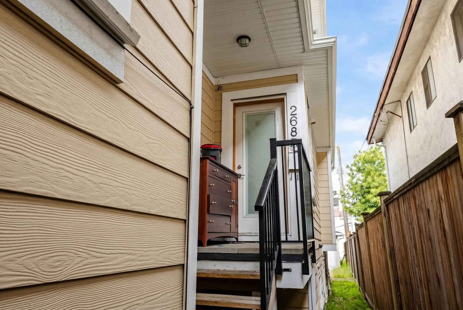 2681 E 41st Avenue - Image 12