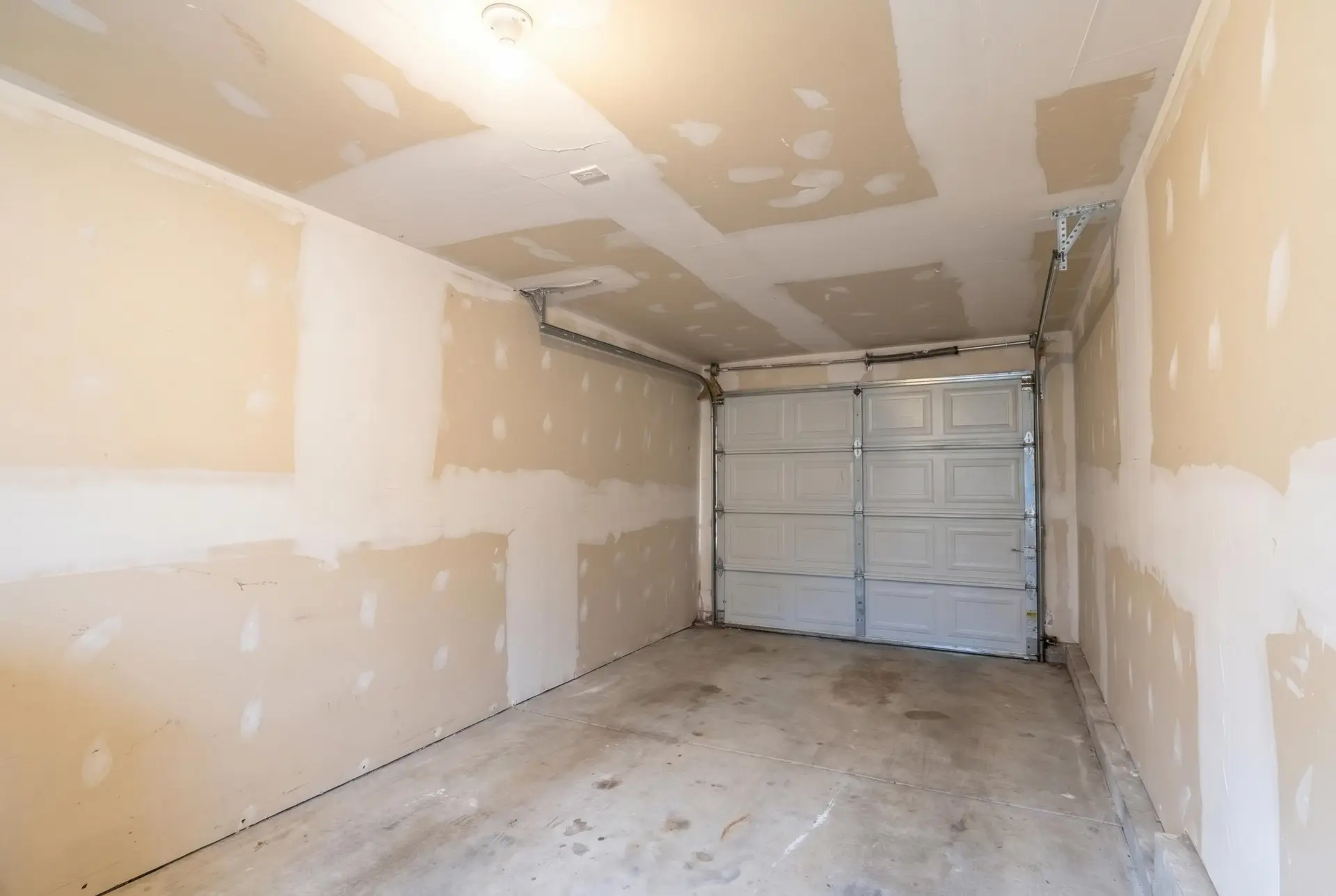 2681 E 41st Avenue - Image 11