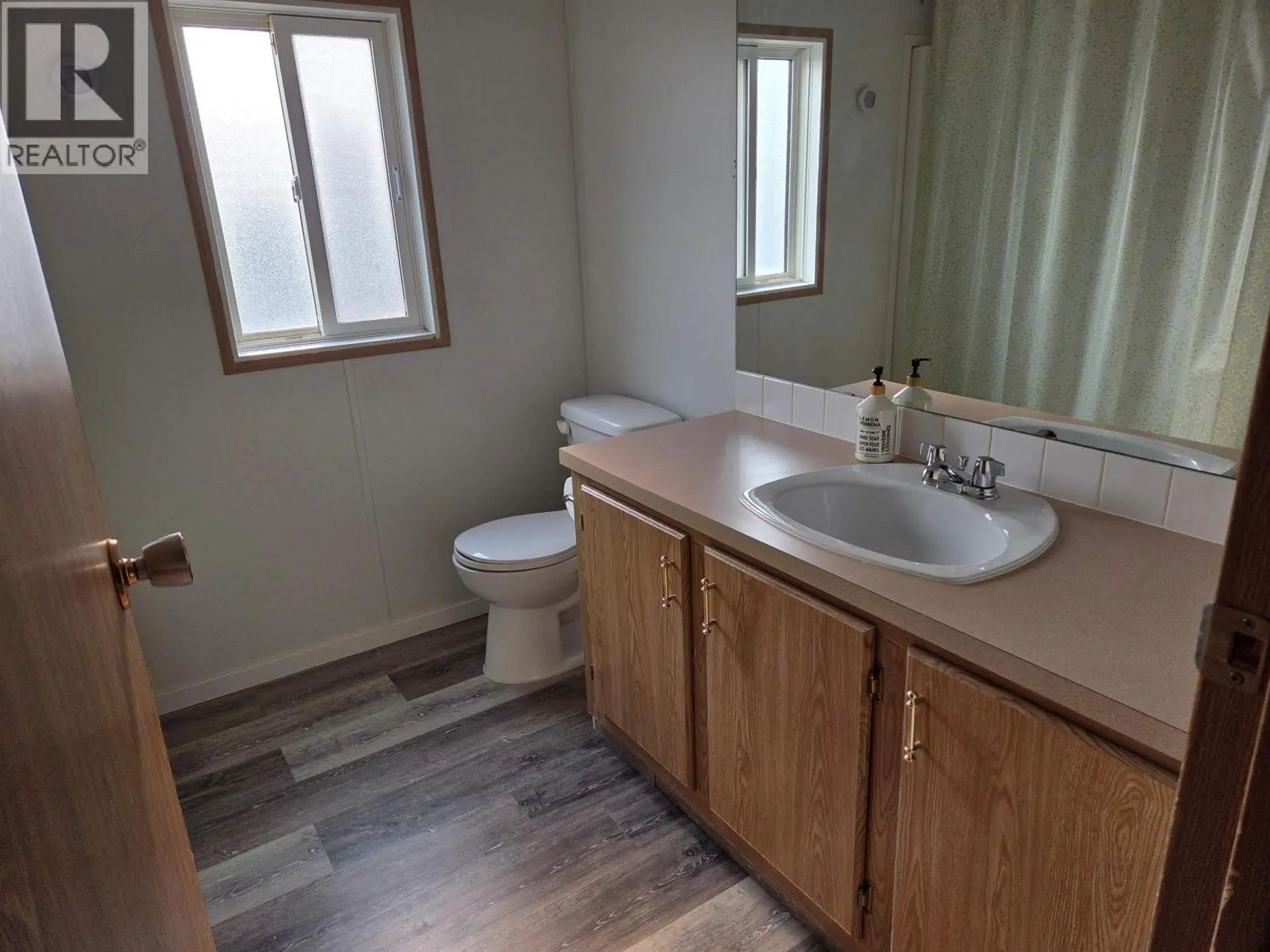 #92 770 11TH AVENUE - Image 8