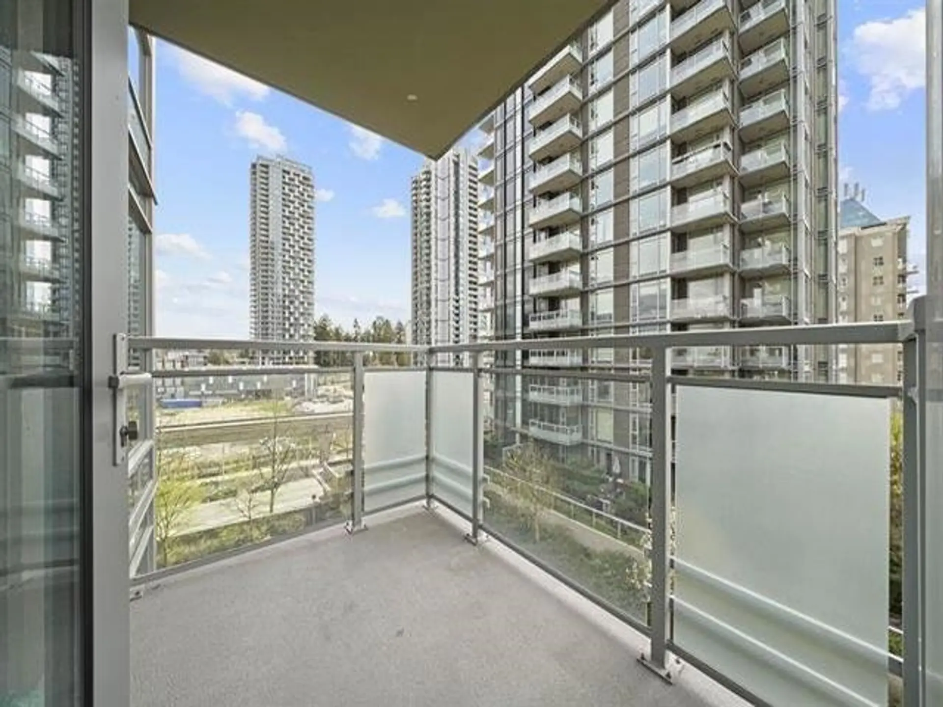 #607 3008 Glen Drive - Image 8